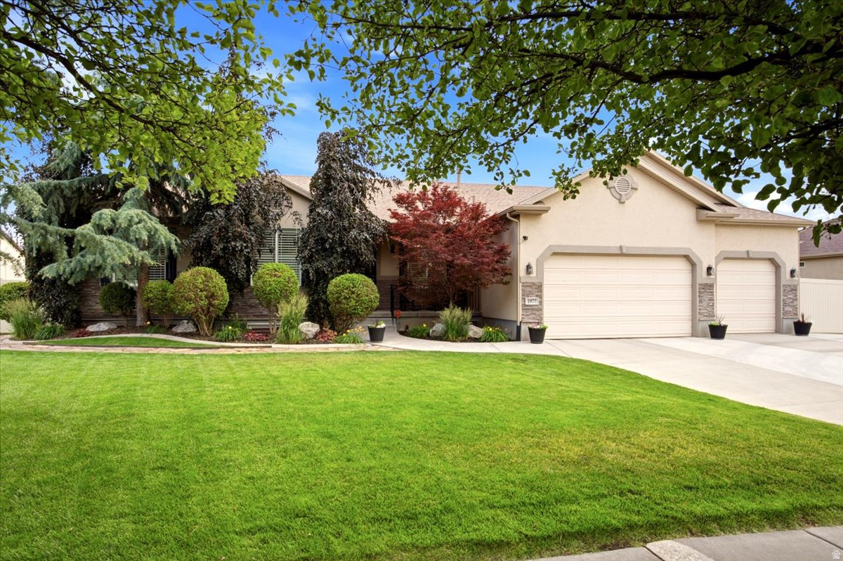 HUNTERS CREEK - Residential