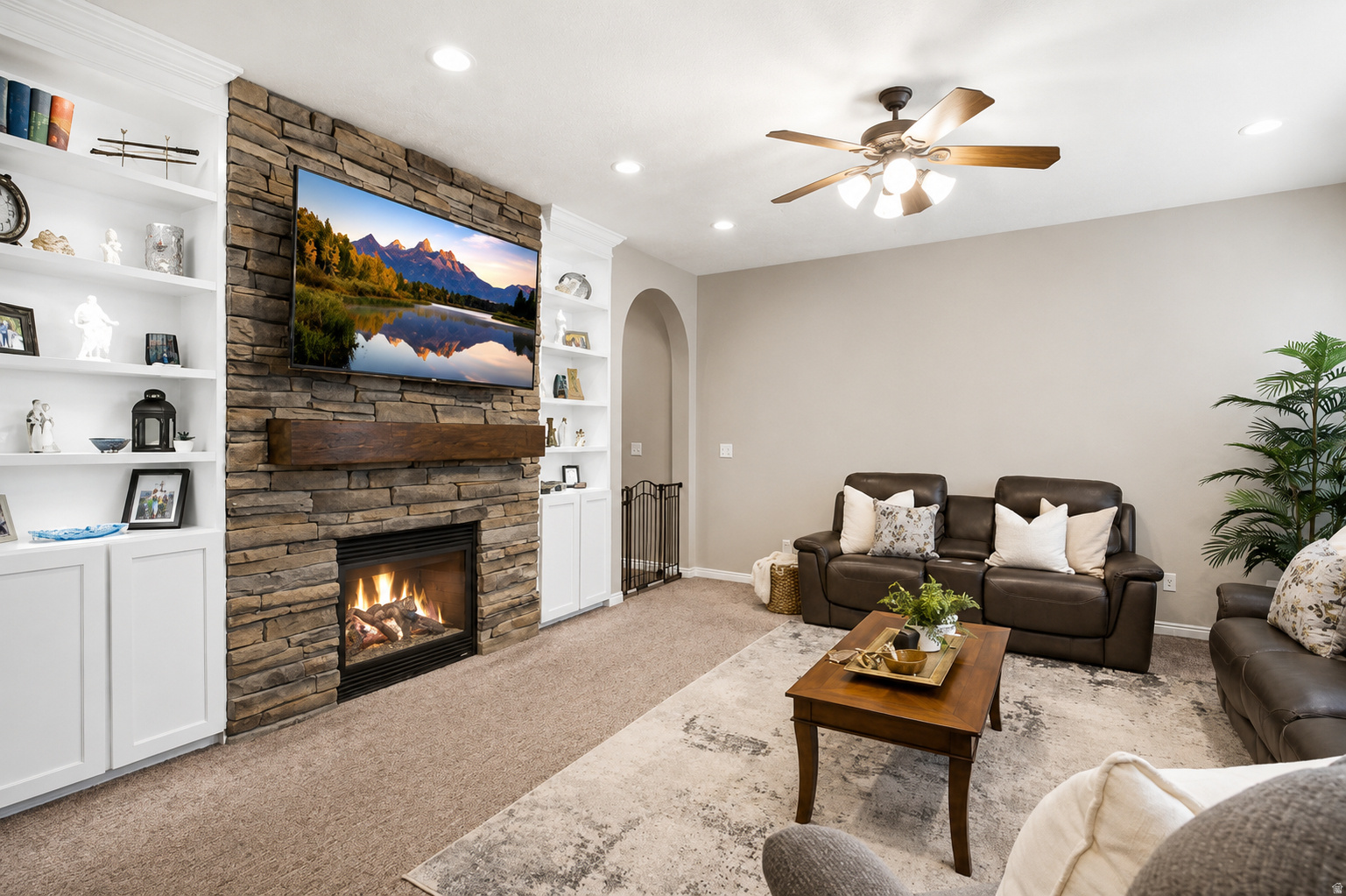 HUNTERS CREEK - Residential