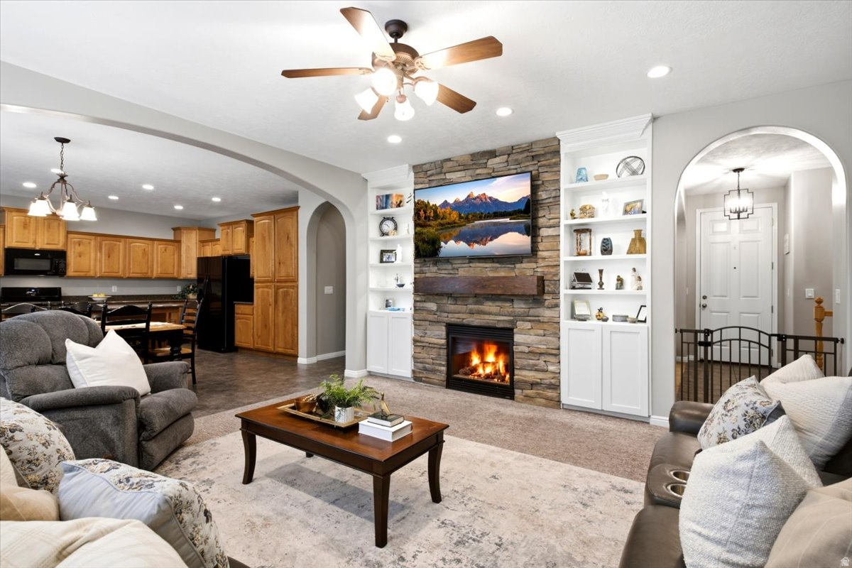 HUNTERS CREEK - Residential