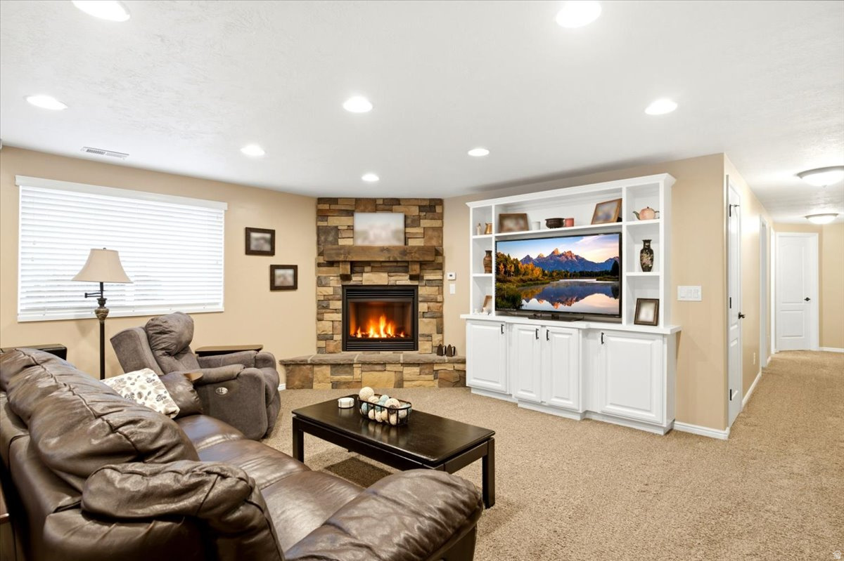 HUNTERS CREEK - Residential