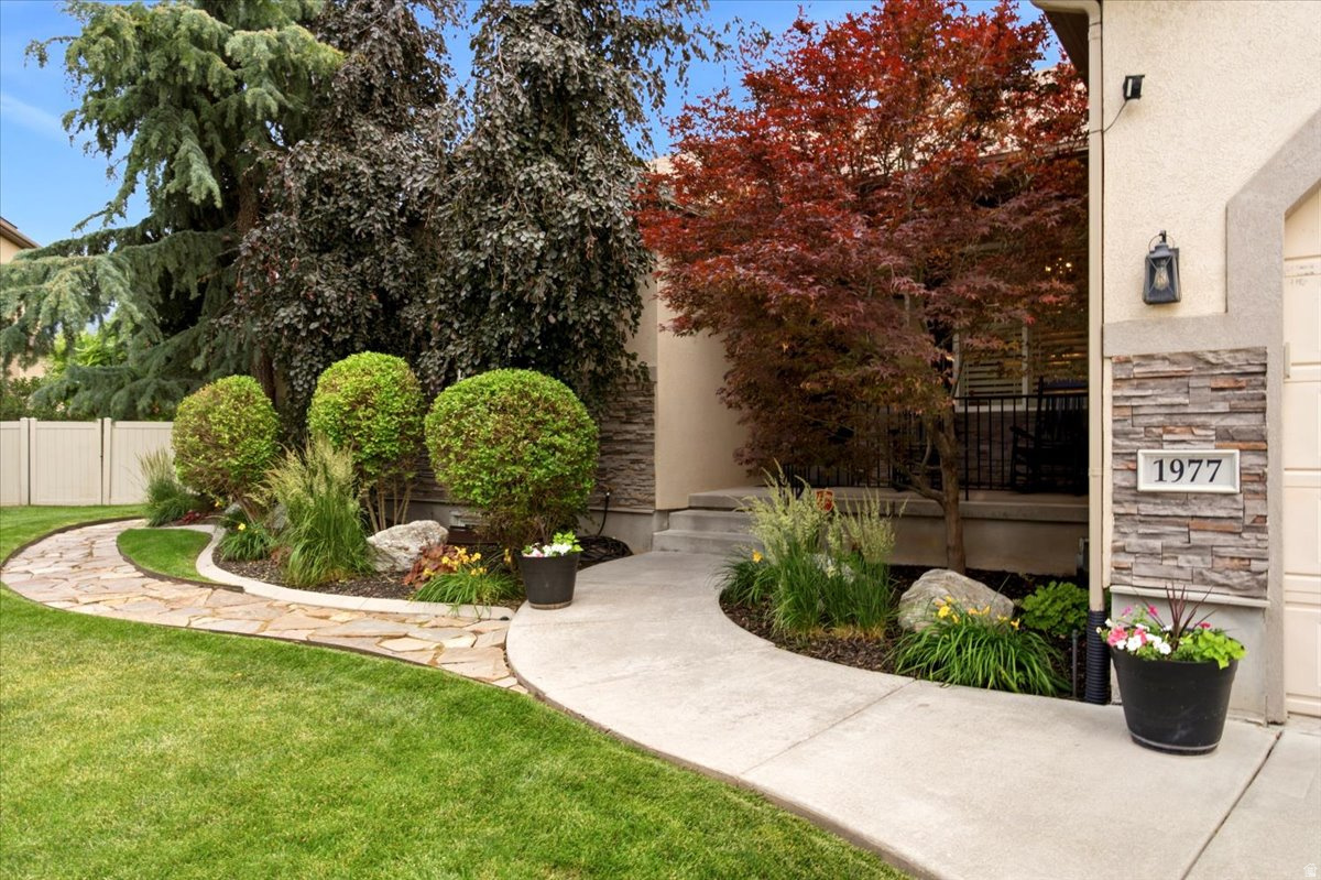 HUNTERS CREEK - Residential