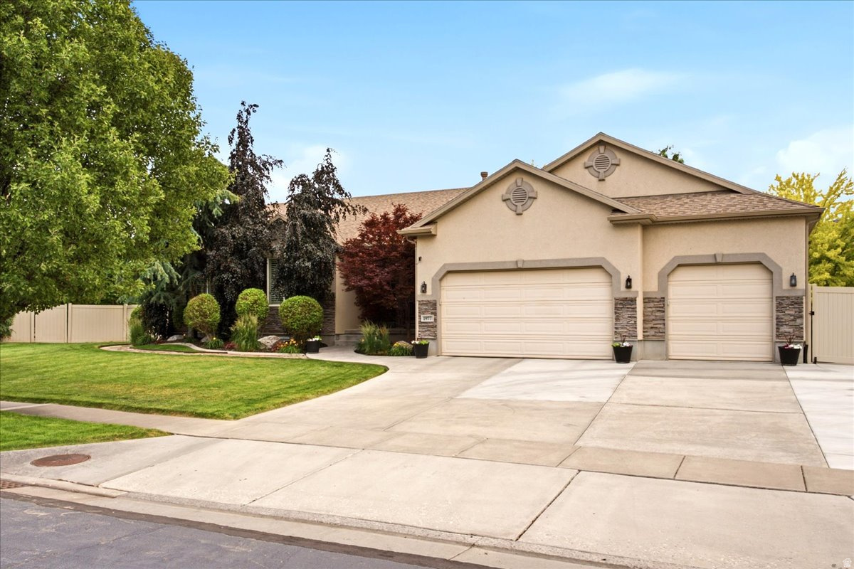 HUNTERS CREEK - Residential