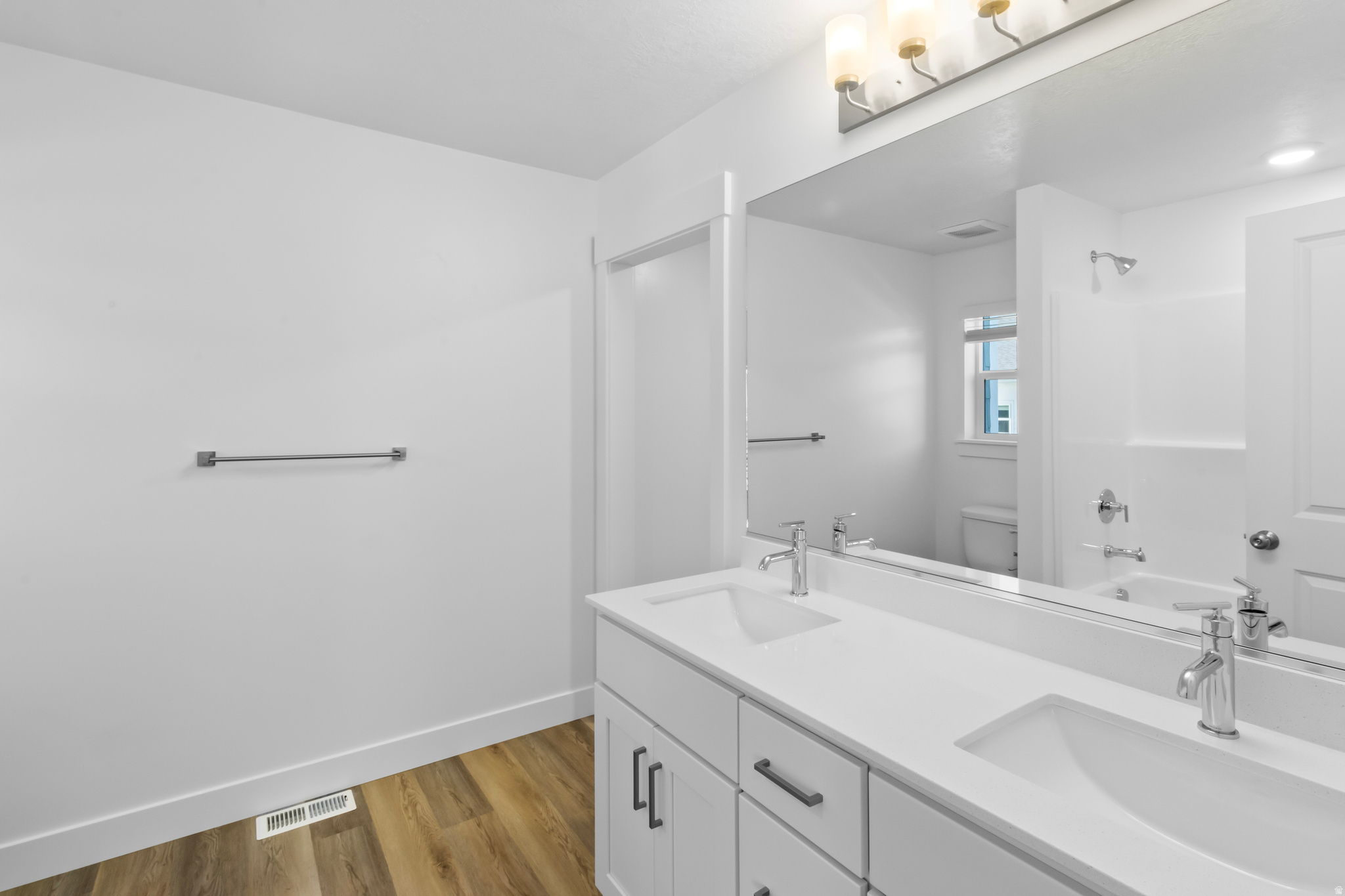 LEGENDS CROSSING - Residential