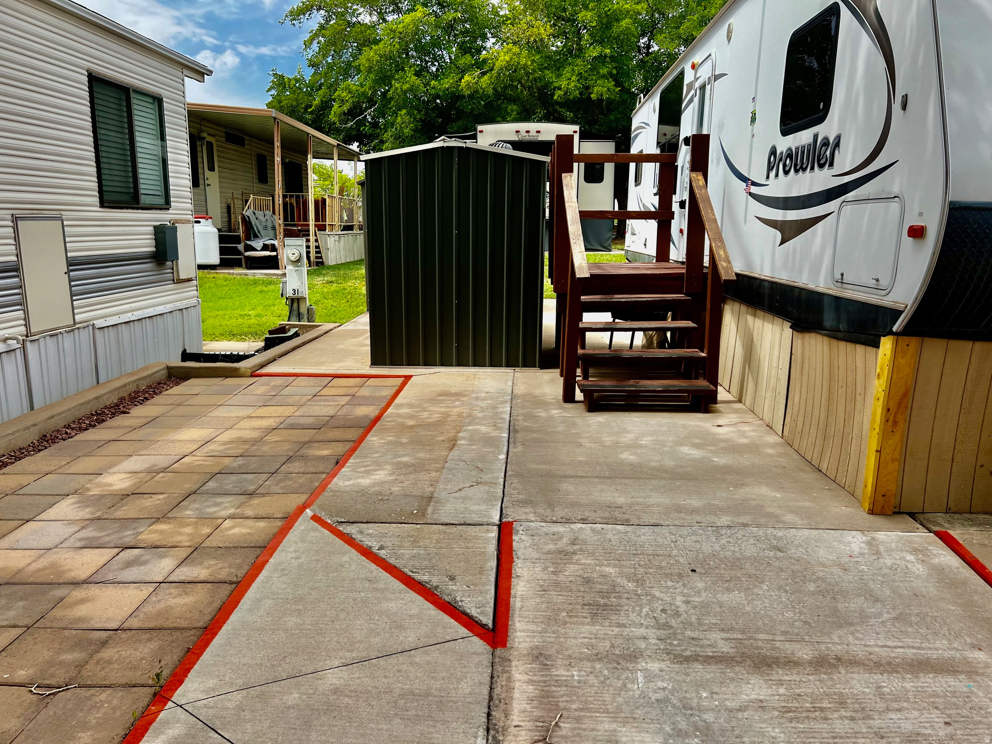 CANYON BREEZE RV RESORT - Land