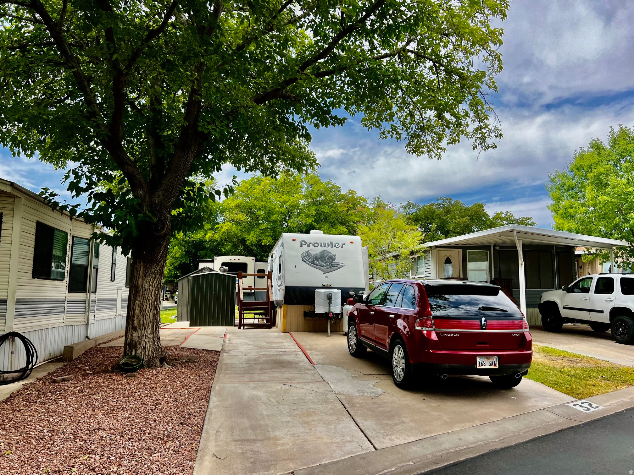 CANYON BREEZE RV RESORT - Land