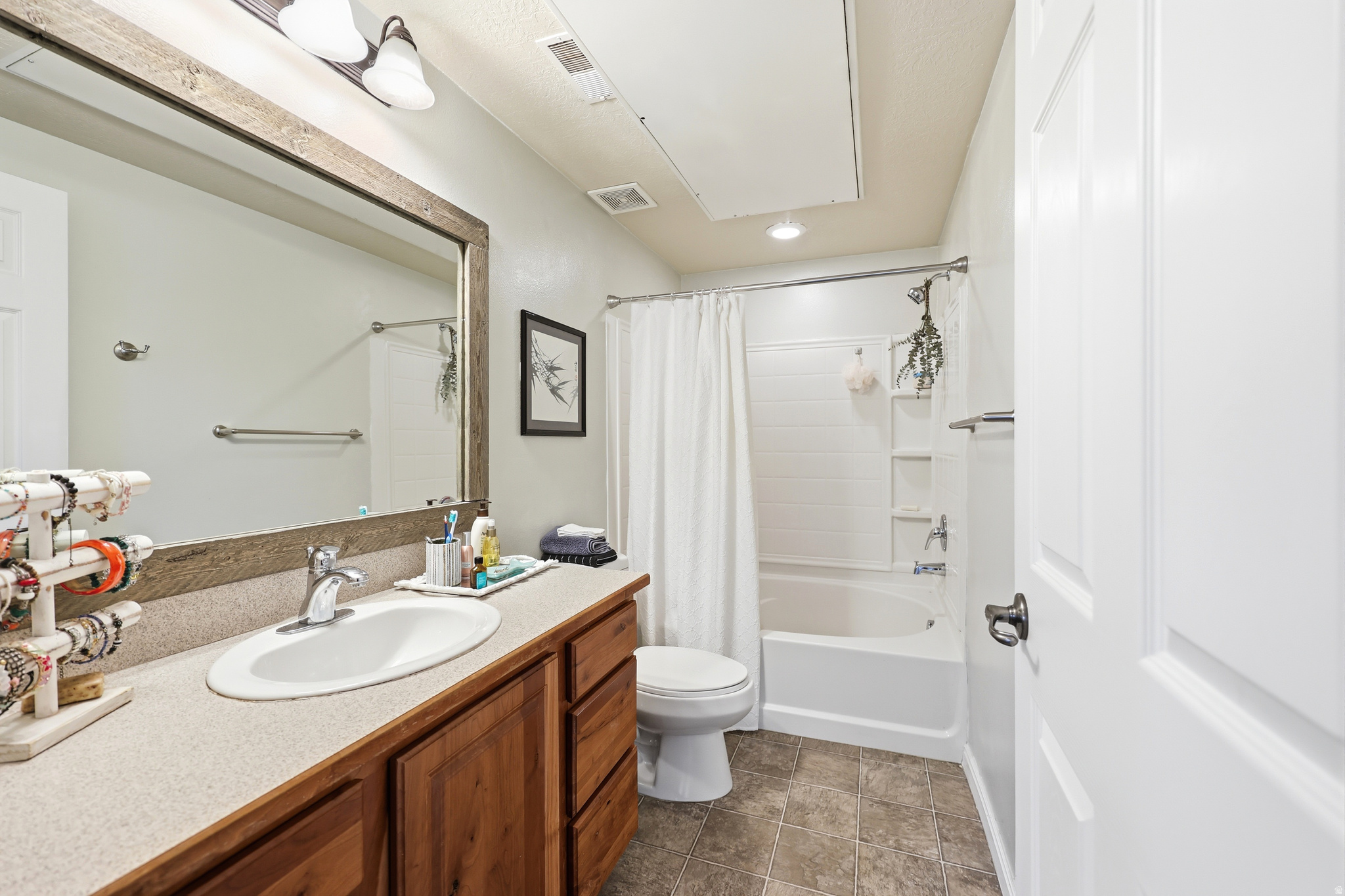 SUNRIDGE HILLS - Residential