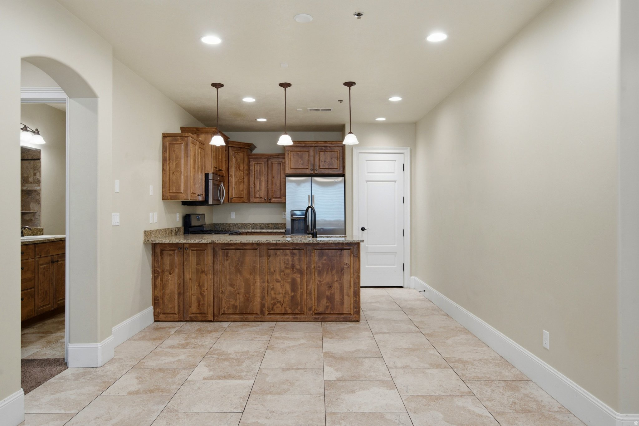 ARBORS ON THE AVENUE - Residential