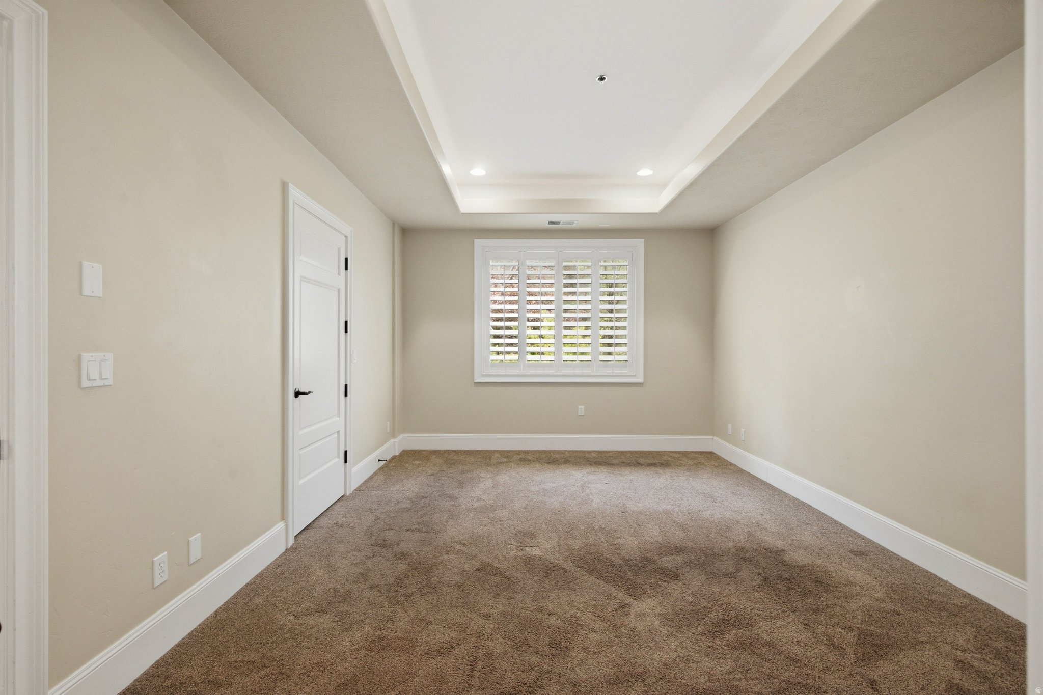 ARBORS ON THE AVENUE - Residential
