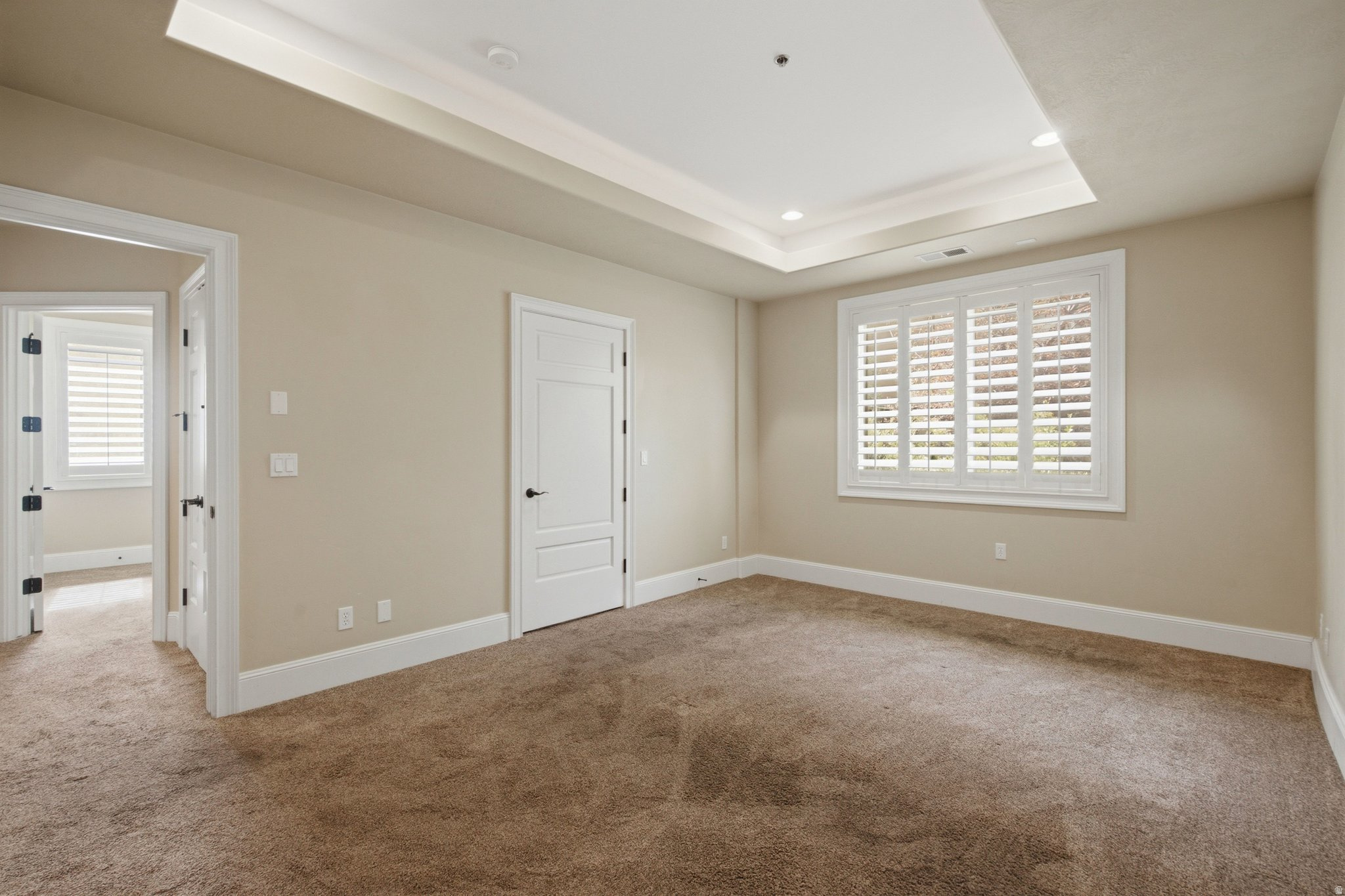ARBORS ON THE AVENUE - Residential