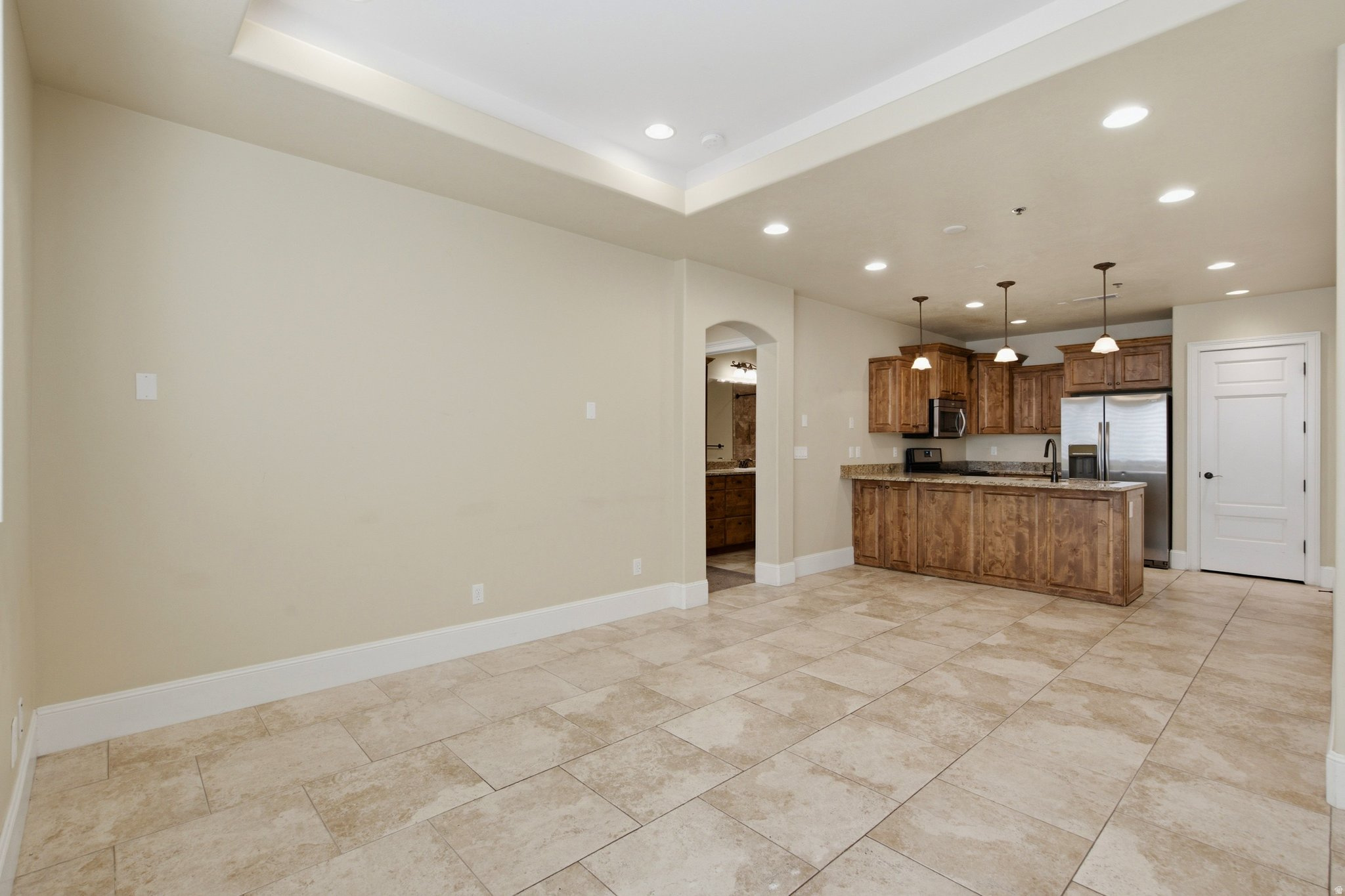 ARBORS ON THE AVENUE - Residential