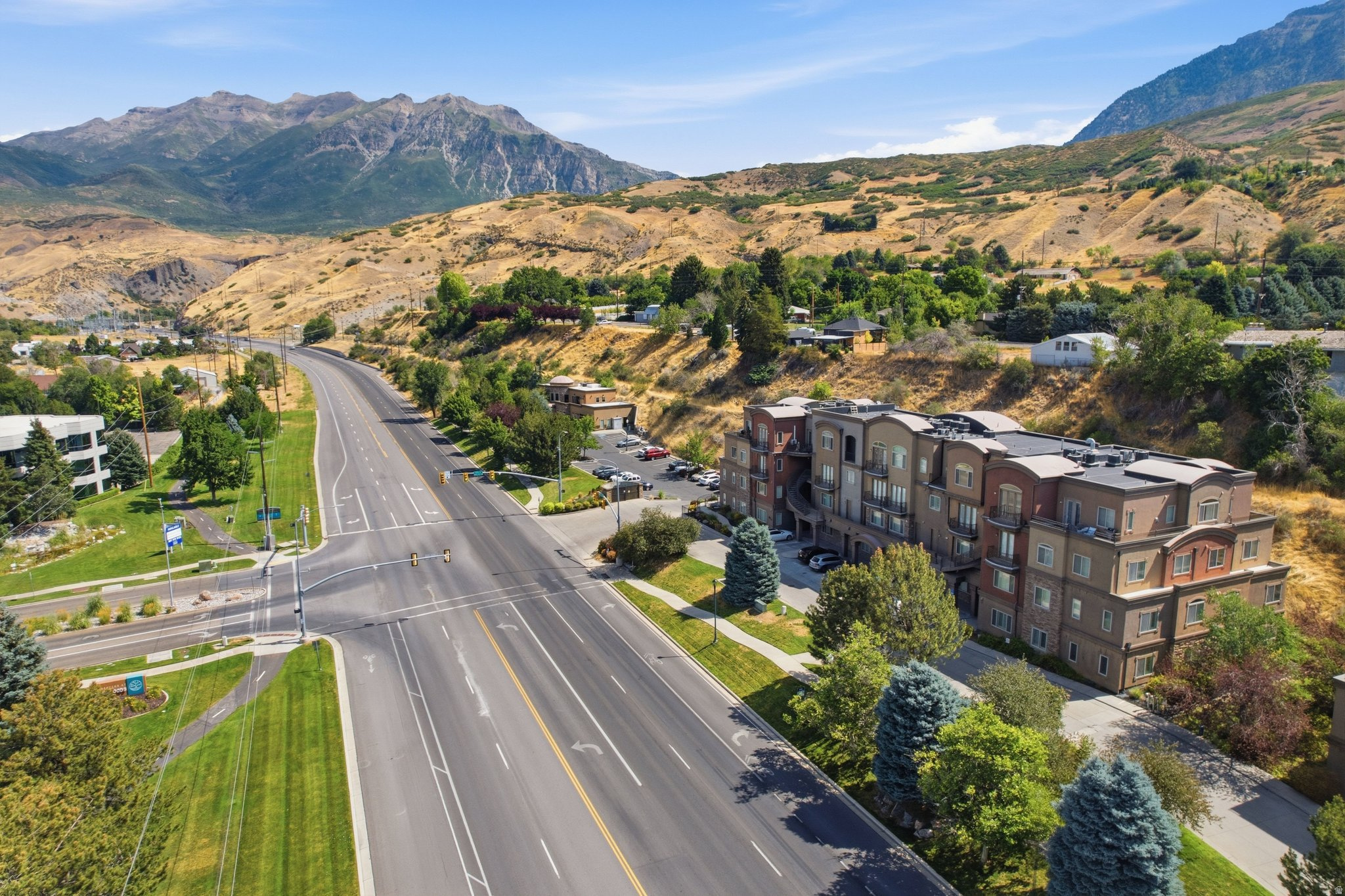 ARBORS ON THE AVENUE - Residential
