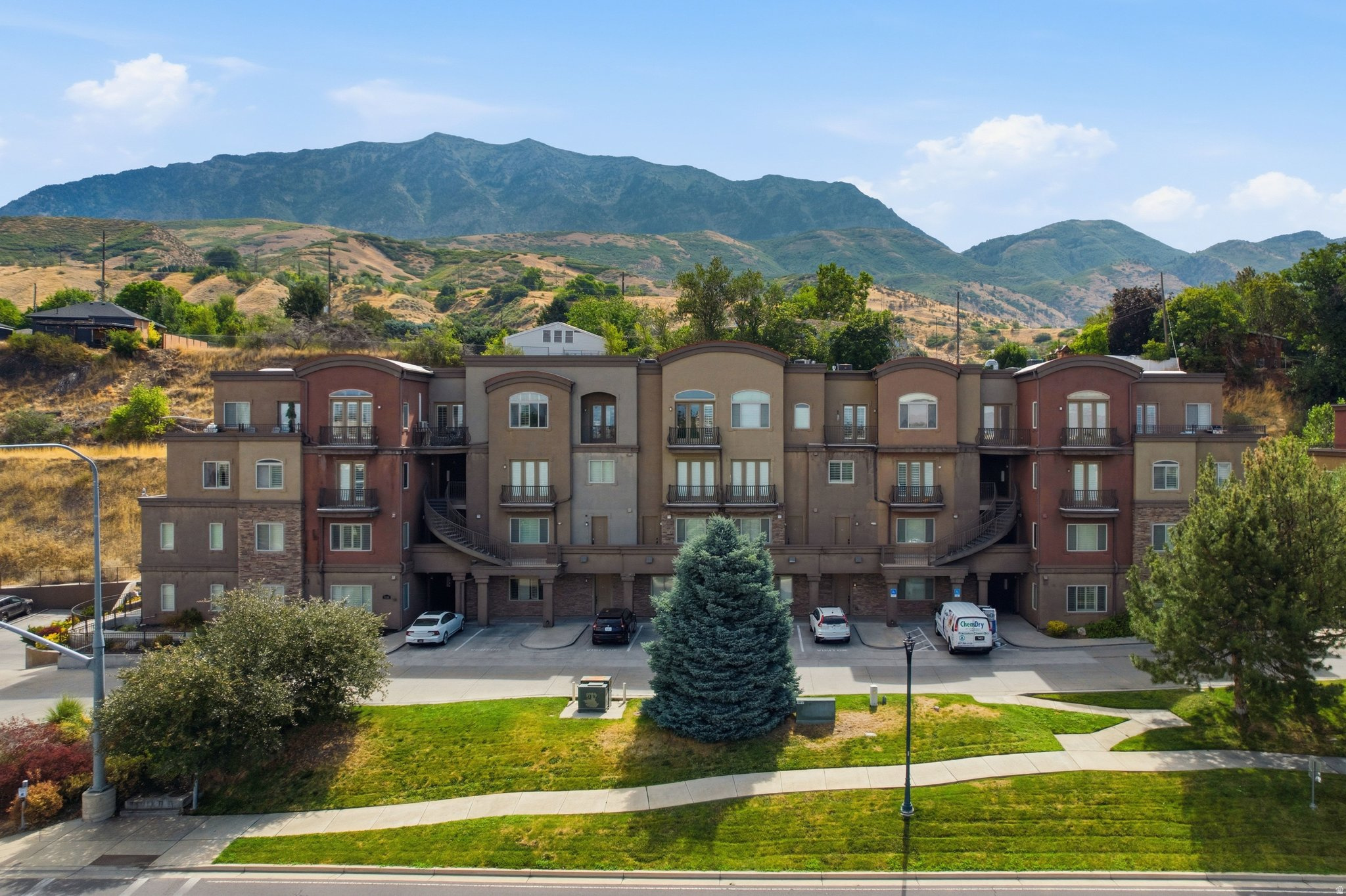 ARBORS ON THE AVENUE - Residential