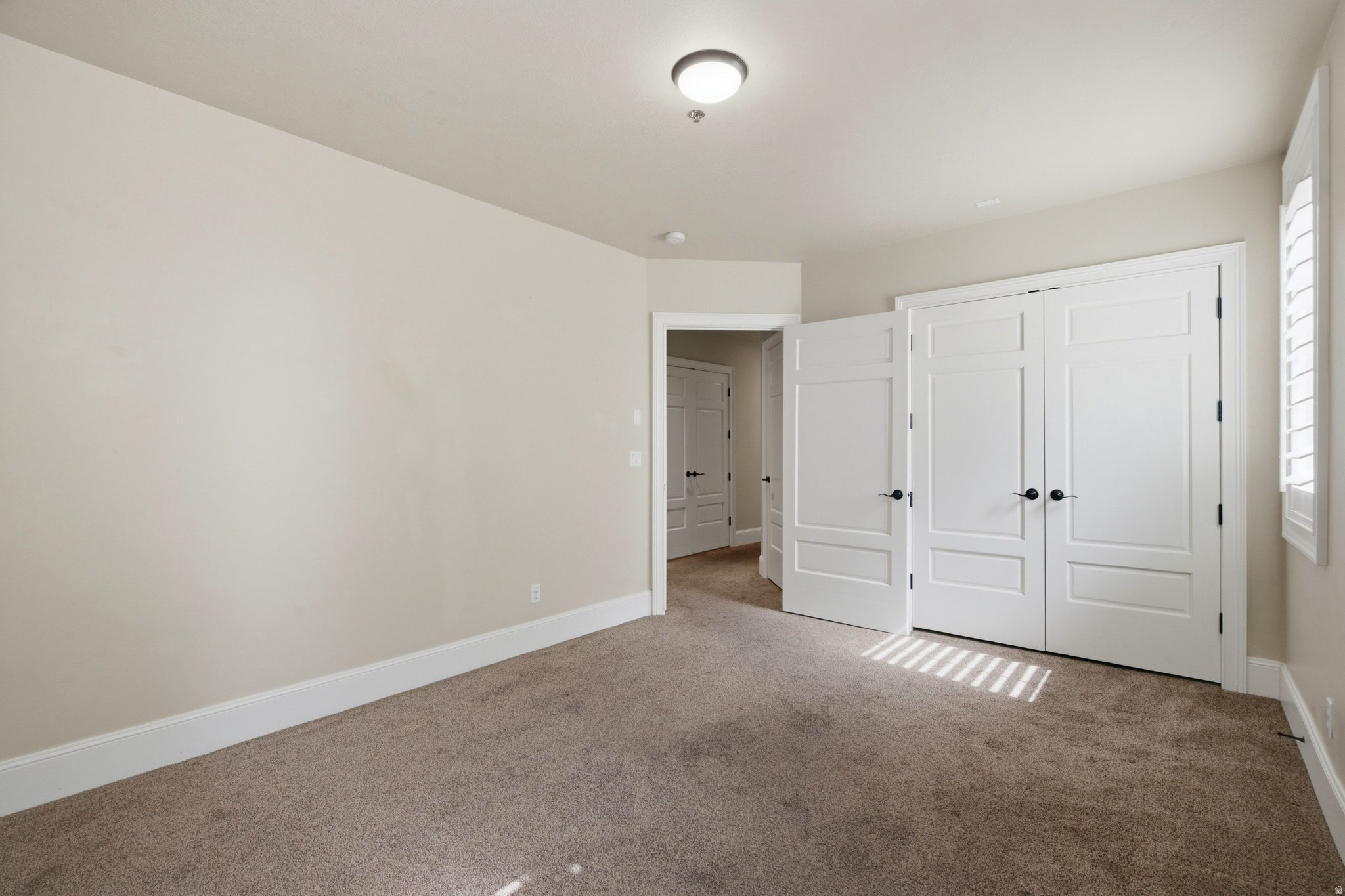 ARBORS ON THE AVENUE - Residential