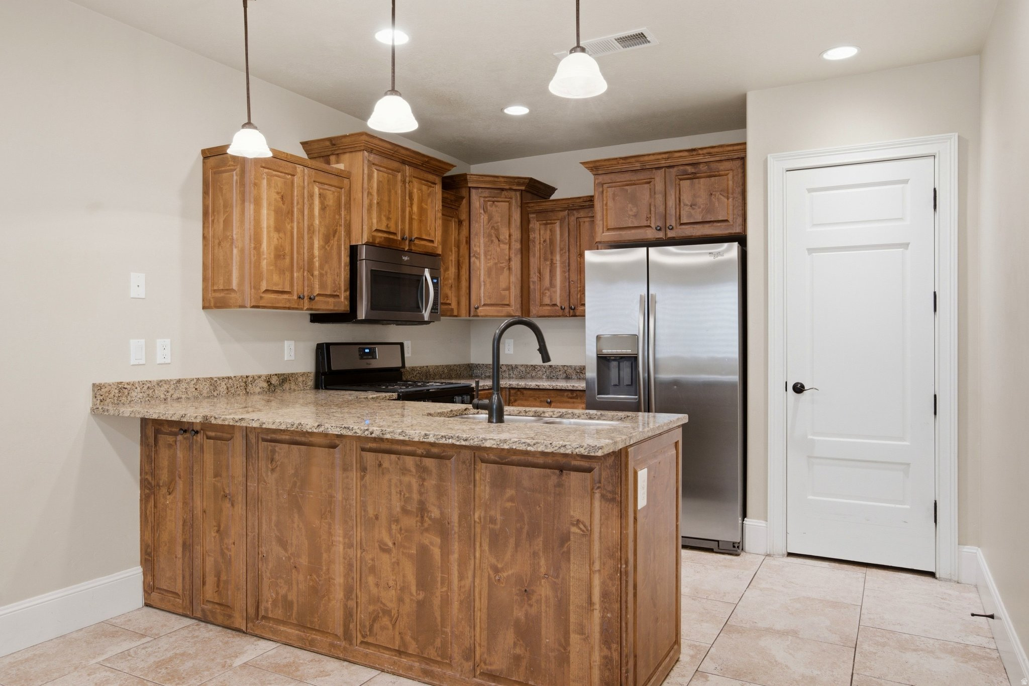 ARBORS ON THE AVENUE - Residential