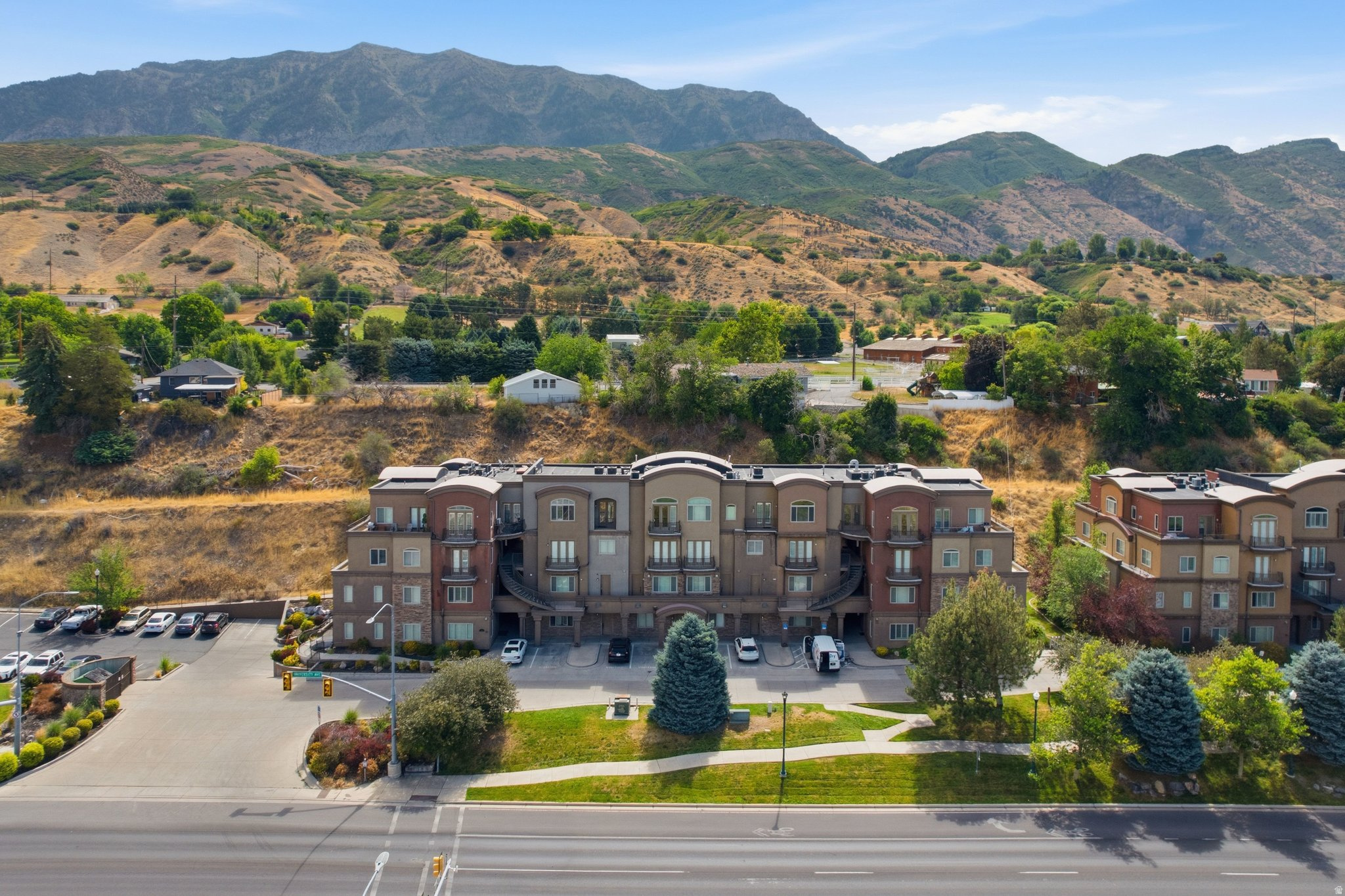 ARBORS ON THE AVENUE - Residential
