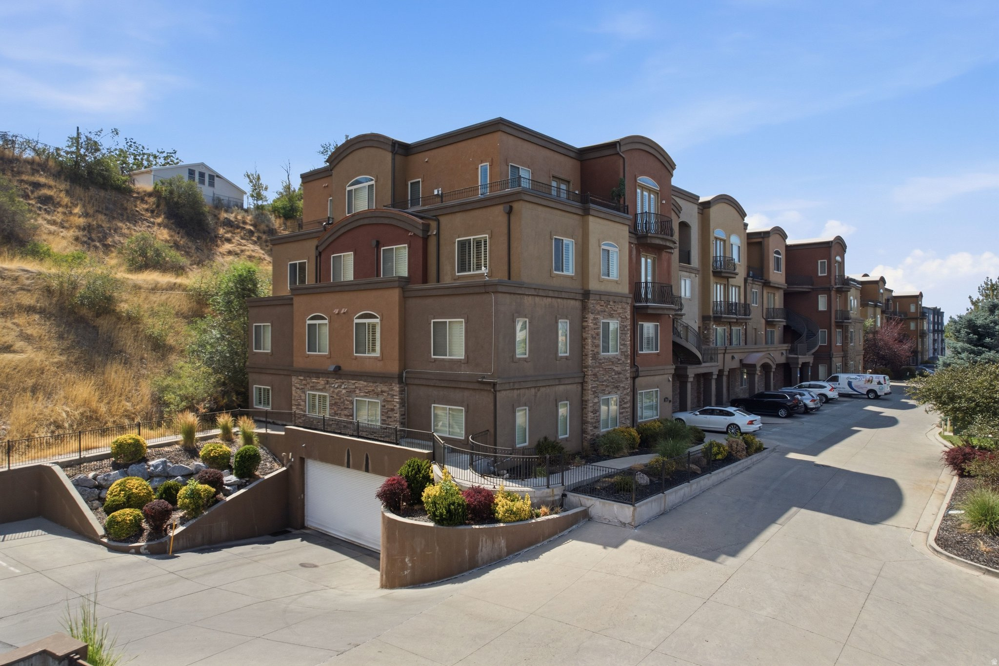 ARBORS ON THE AVENUE - Residential