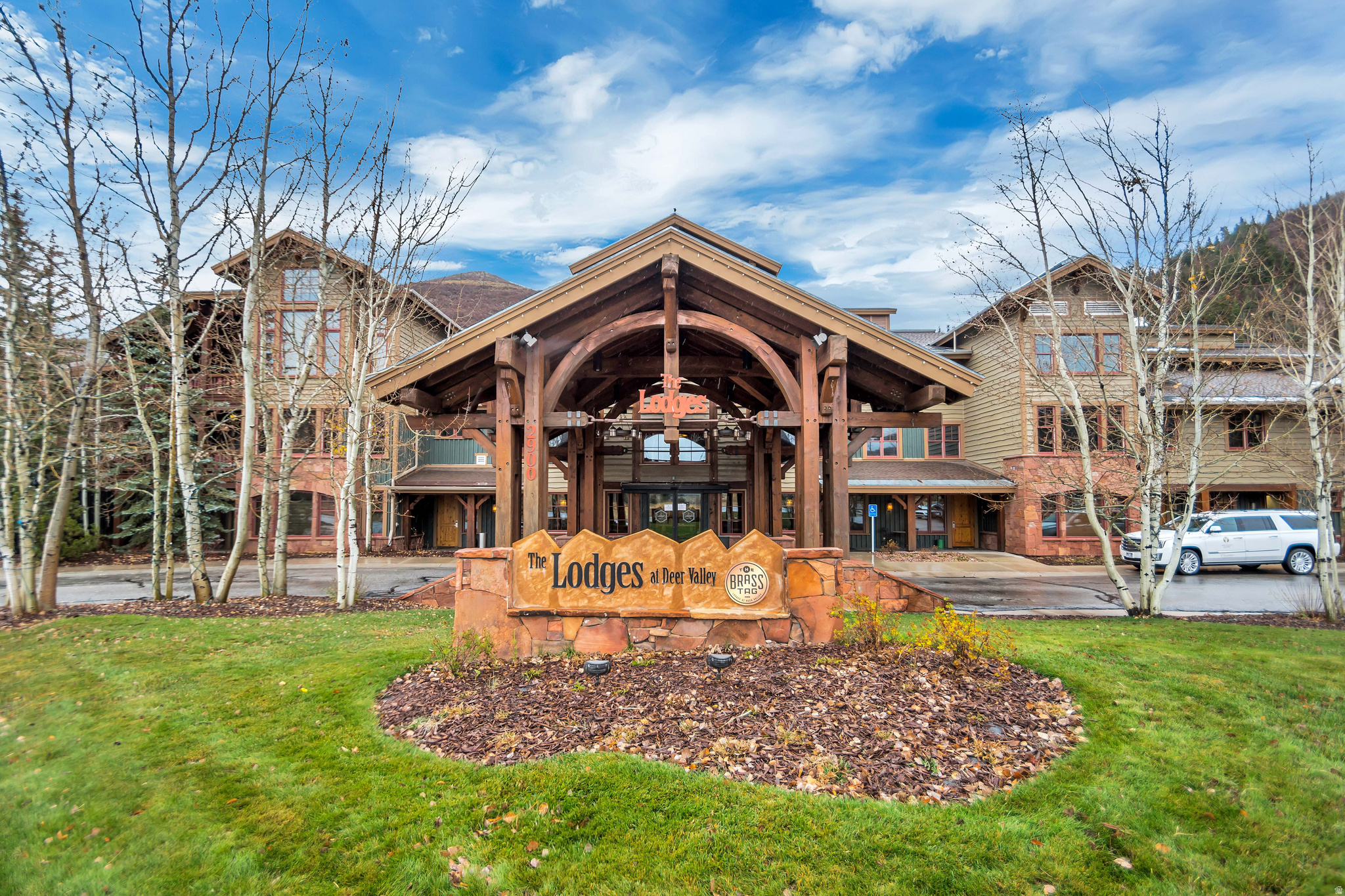 LODGES AT DEERVALLEY - Residential