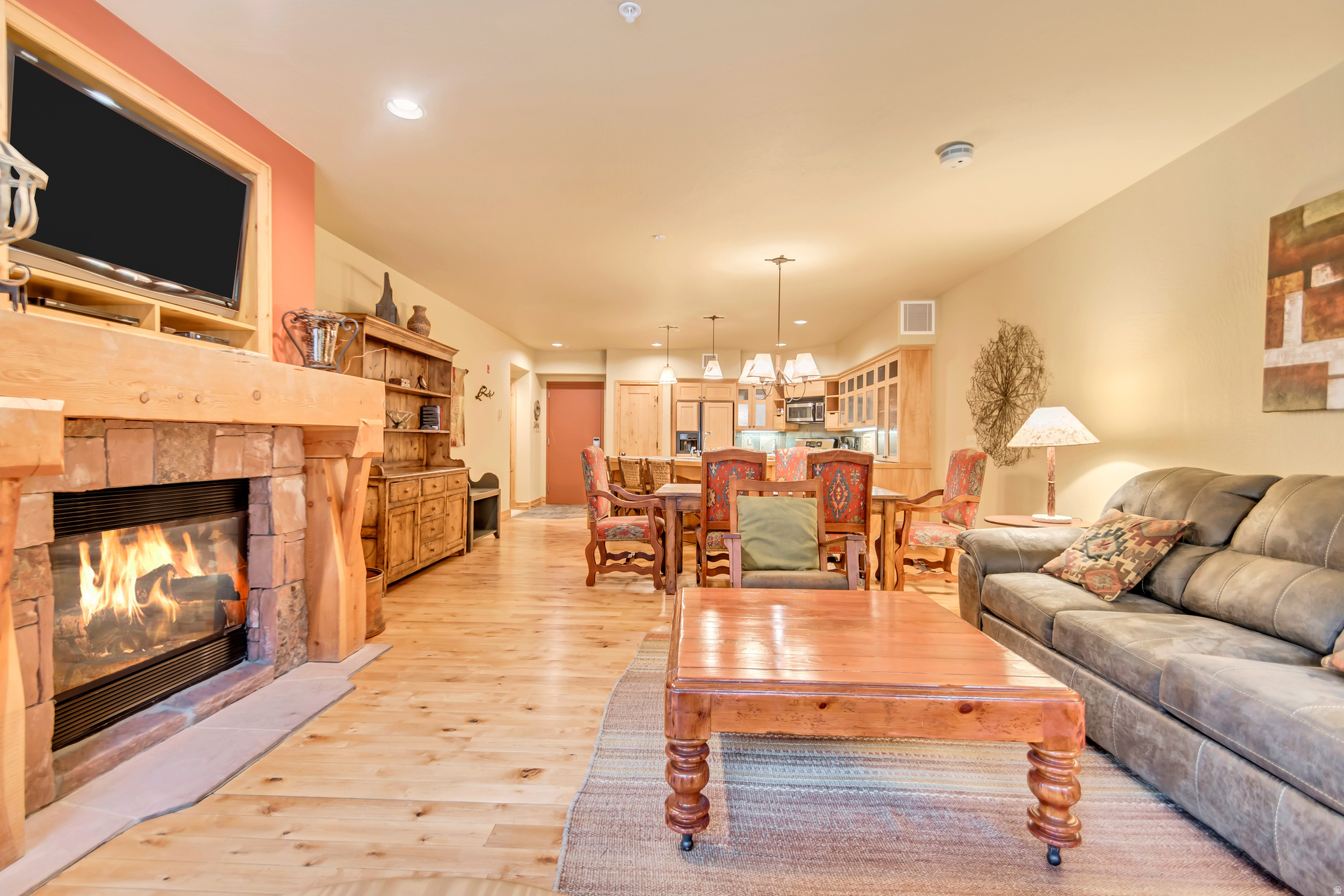 LODGES AT DEERVALLEY - Residential