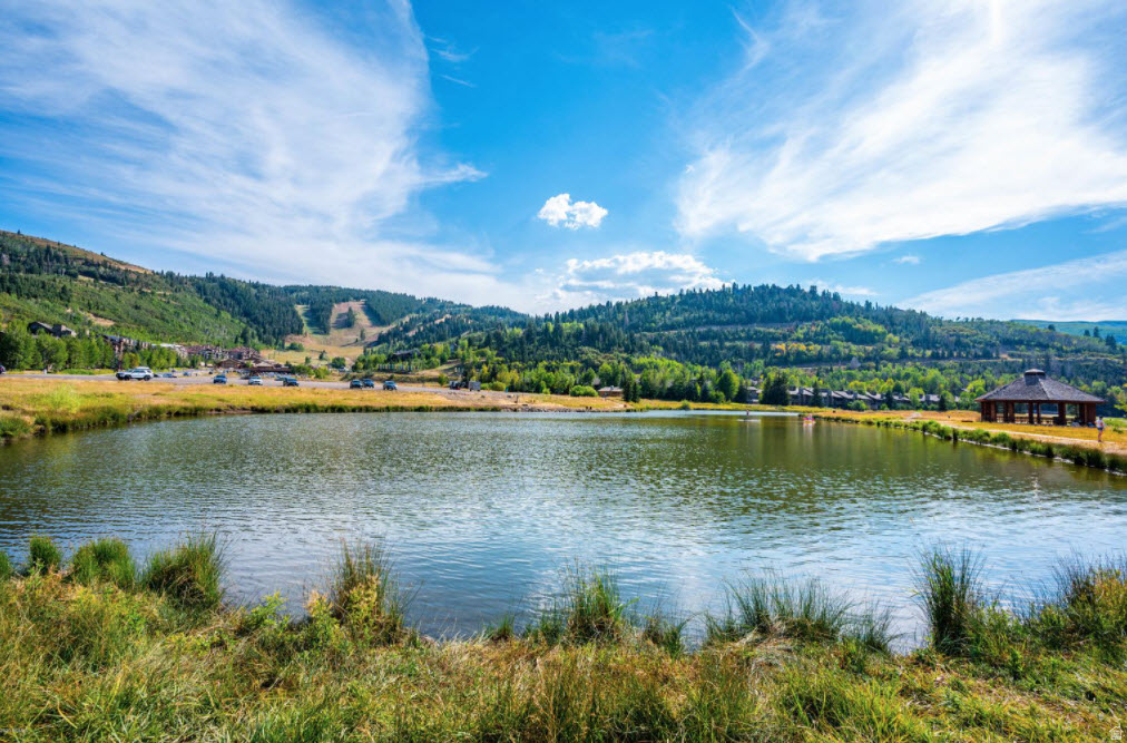 LODGES AT DEERVALLEY - Residential