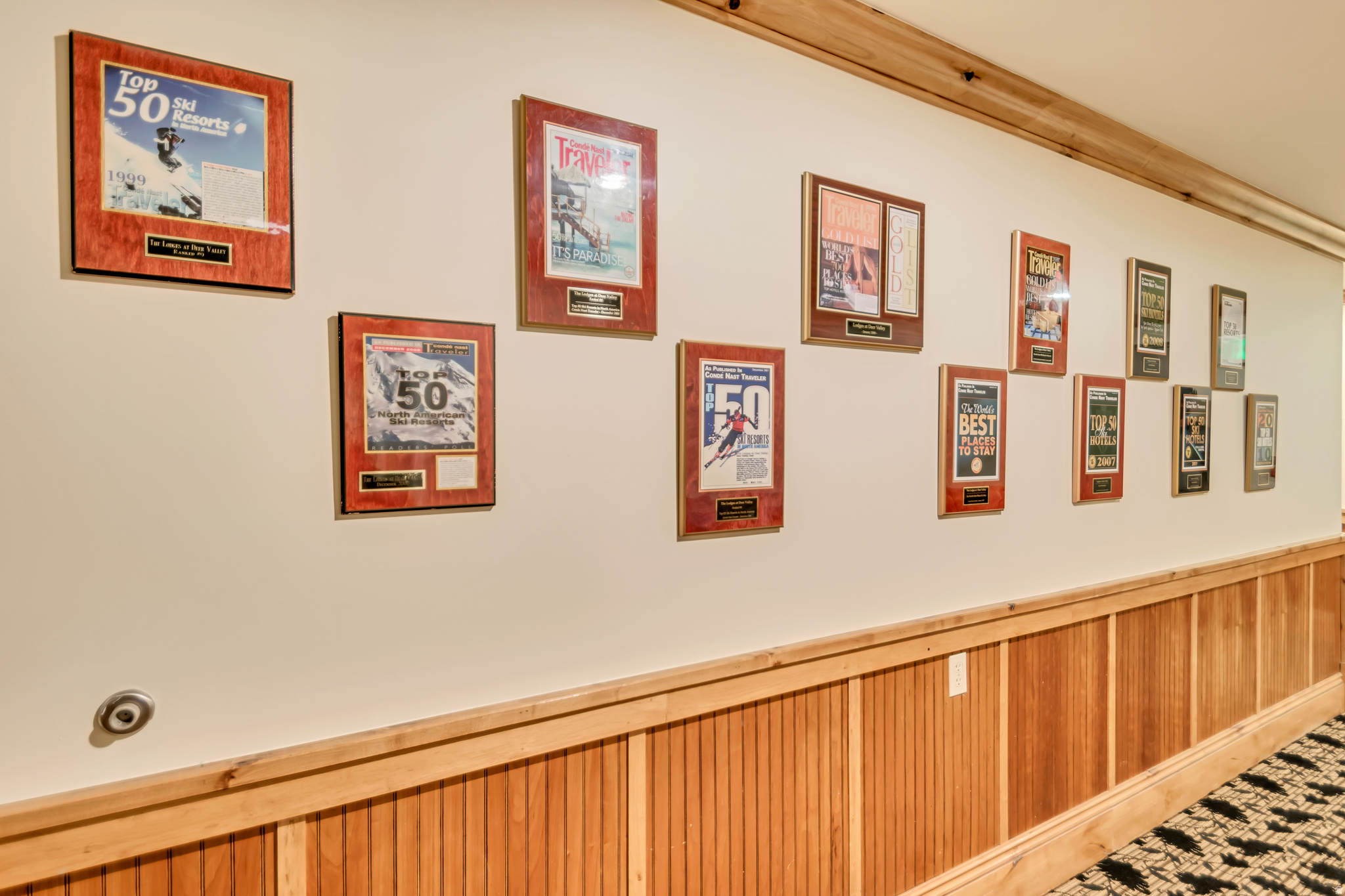 LODGES AT DEERVALLEY - Residential