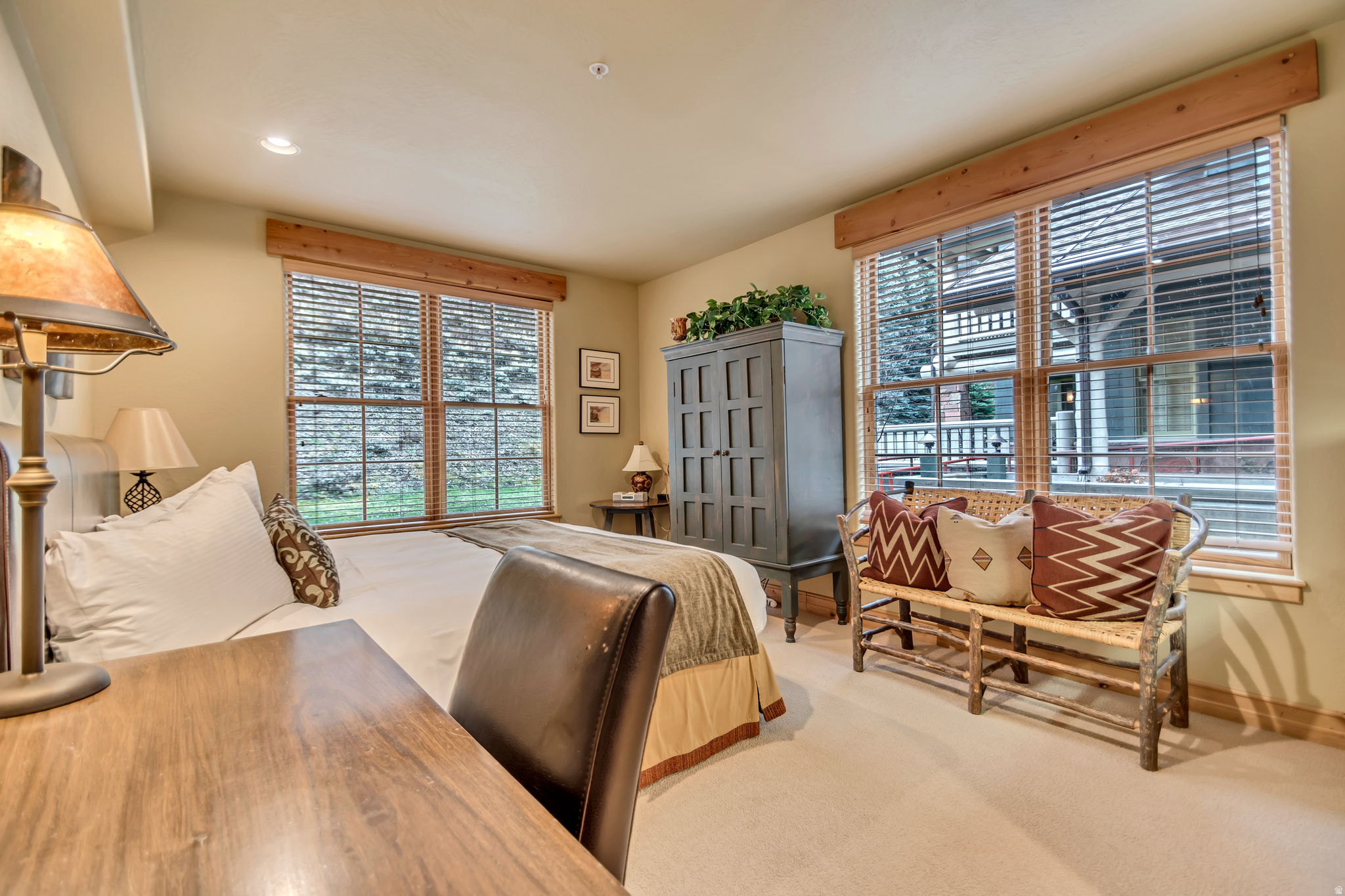 LODGES AT DEERVALLEY - Residential