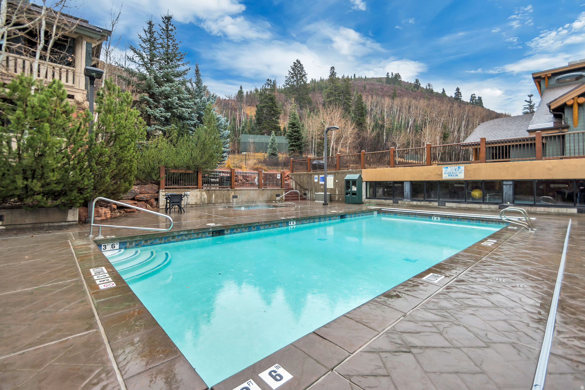 LODGES AT DEERVALLEY - Residential