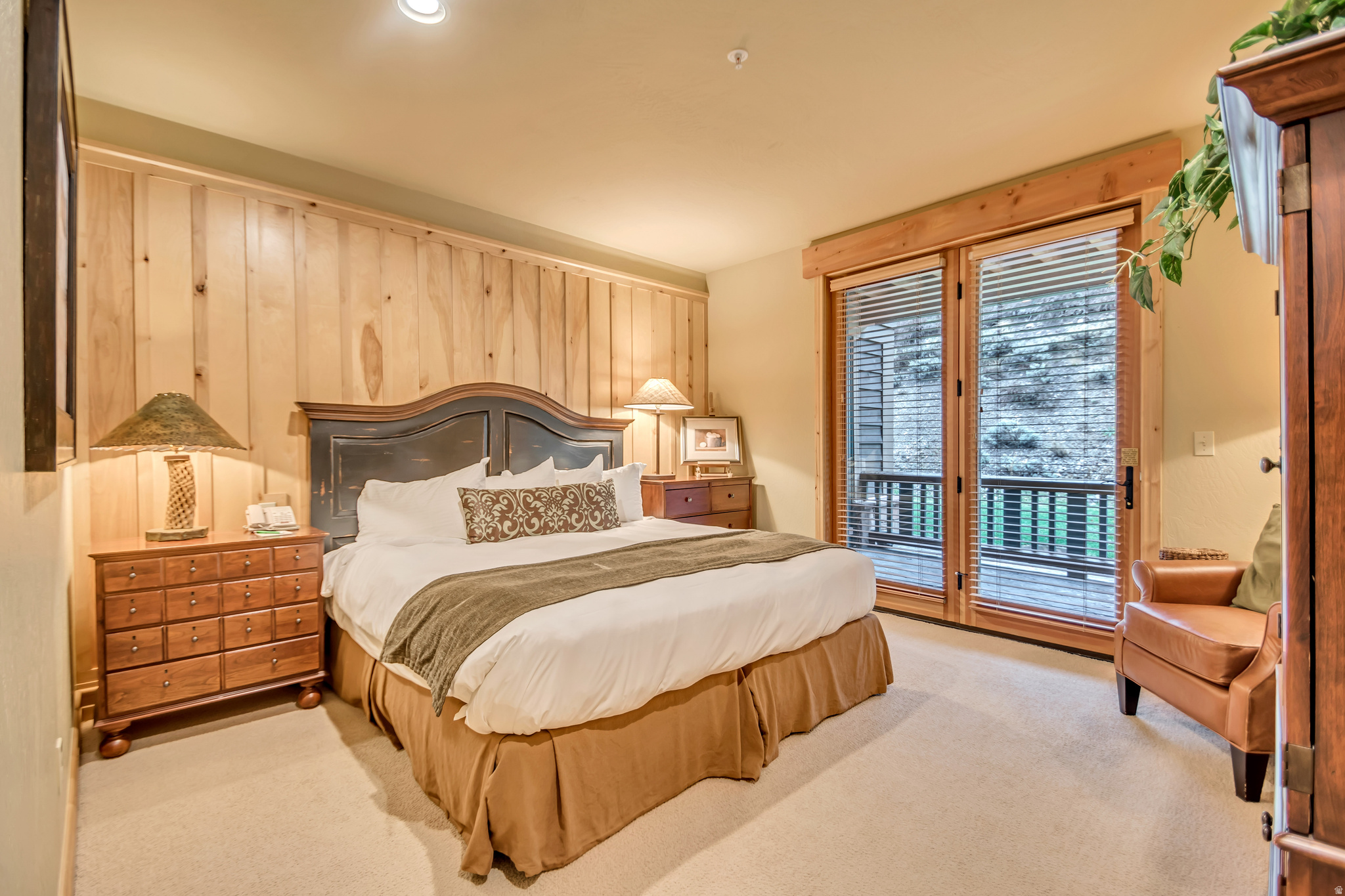 LODGES AT DEERVALLEY - Residential