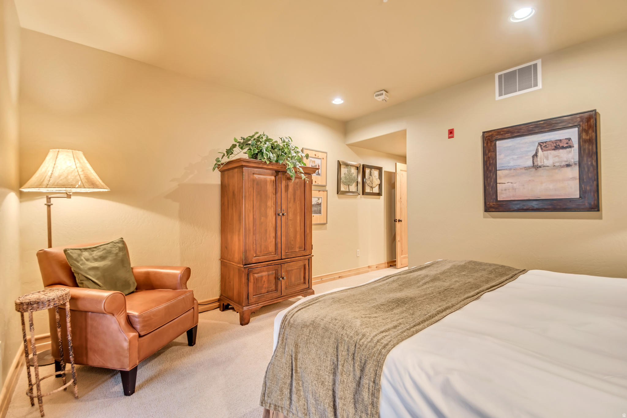 LODGES AT DEERVALLEY - Residential