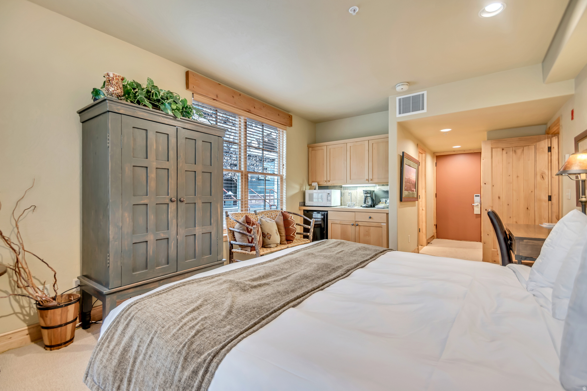 LODGES AT DEERVALLEY - Residential