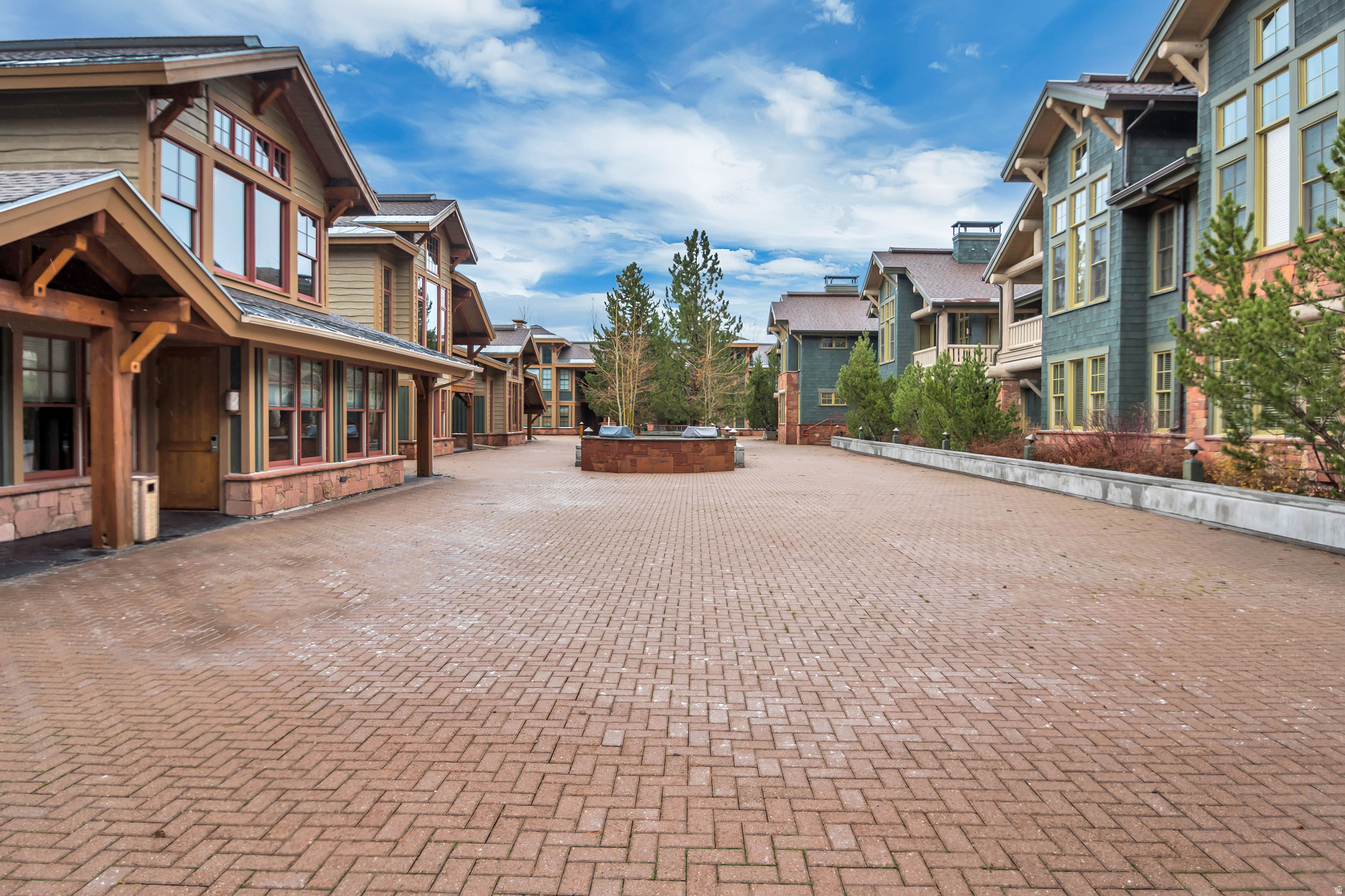 LODGES AT DEERVALLEY - Residential