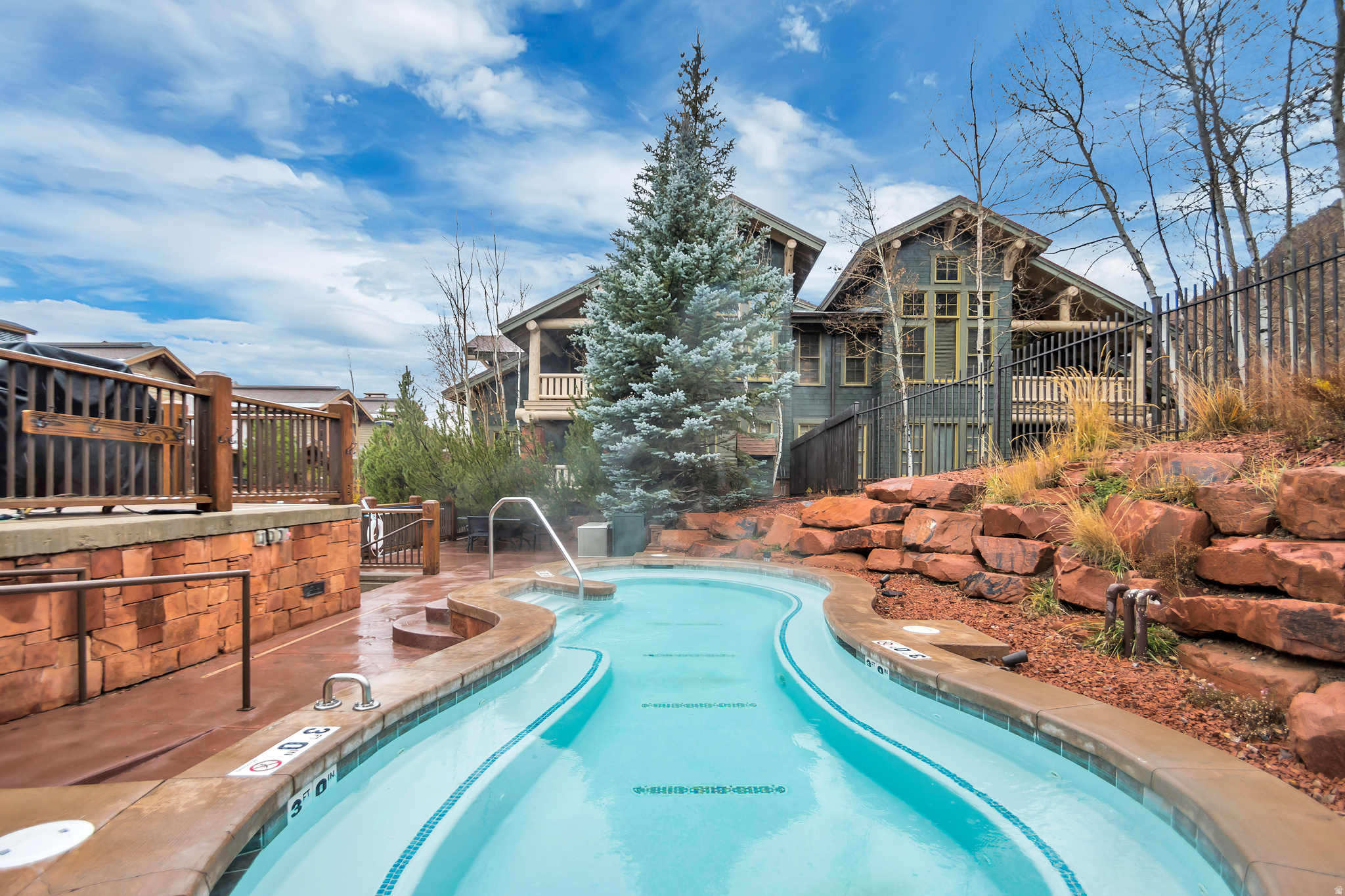 LODGES AT DEERVALLEY - Residential
