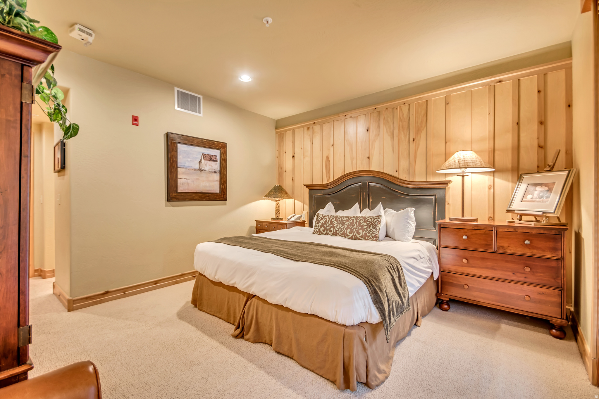 LODGES AT DEERVALLEY - Residential
