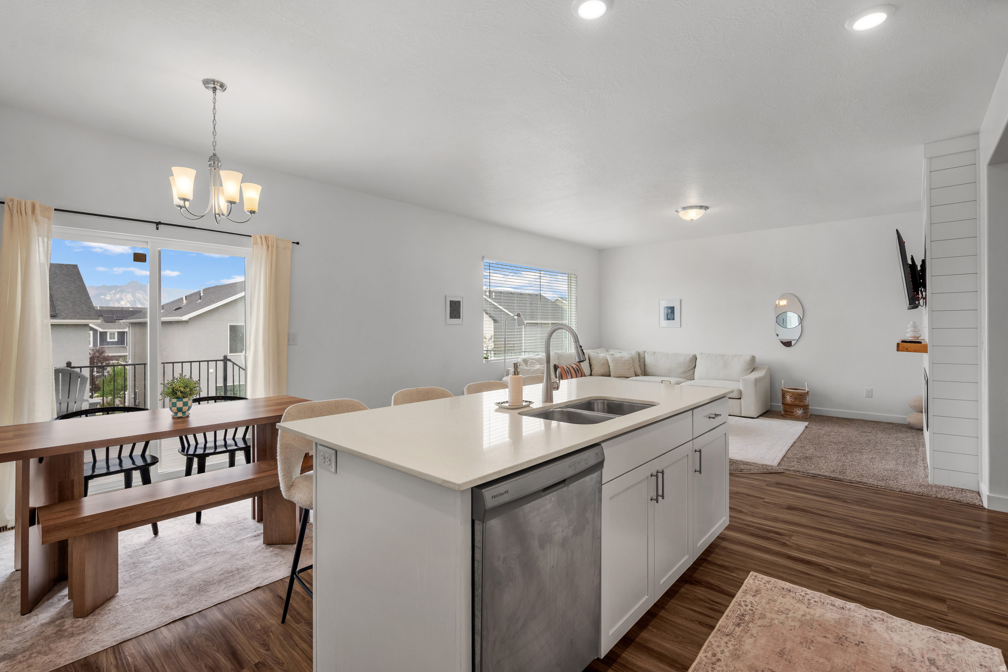 SOUTH HILLS - Residential