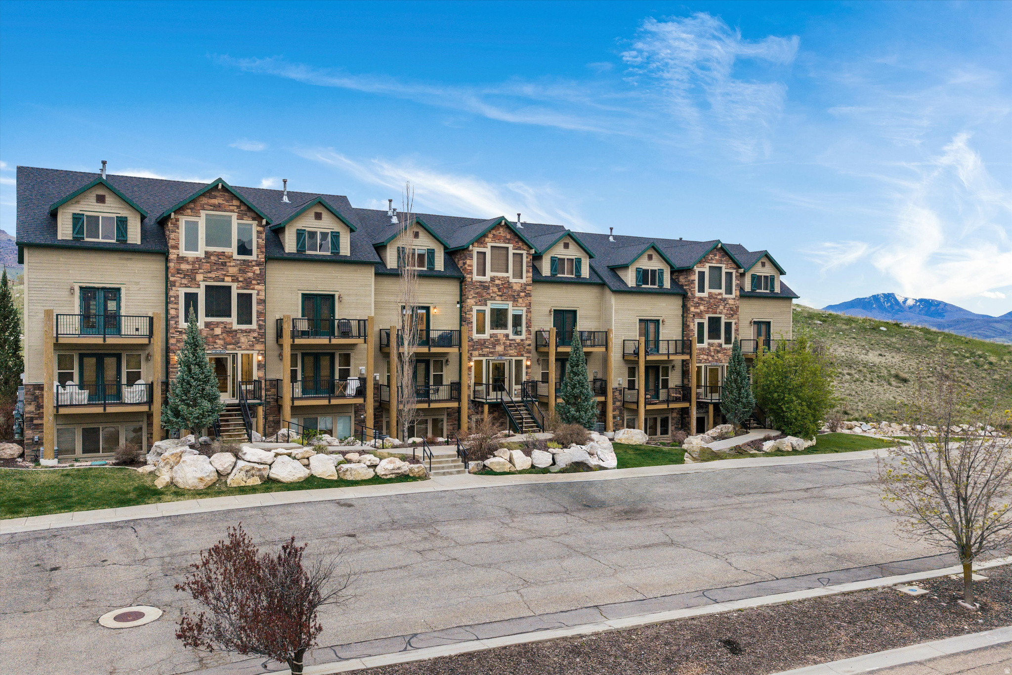 MOOSE HOLLOW - Residential