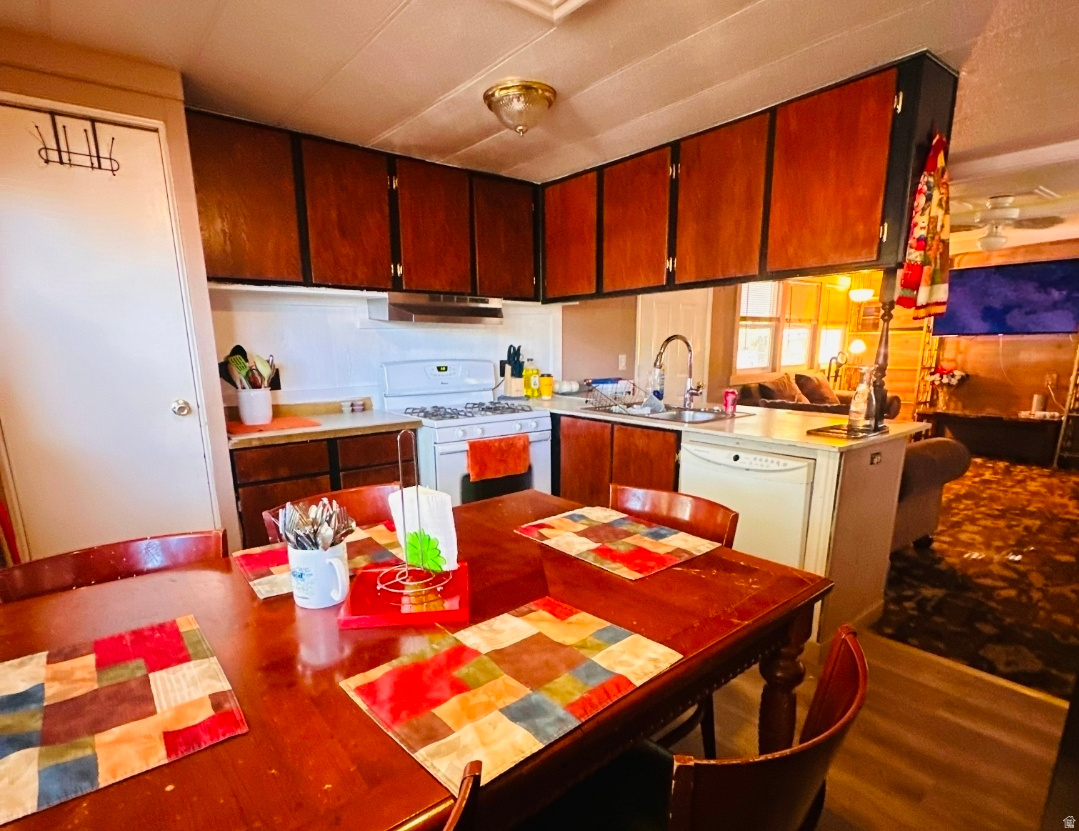BONNEVILLE GARDENS - Residential