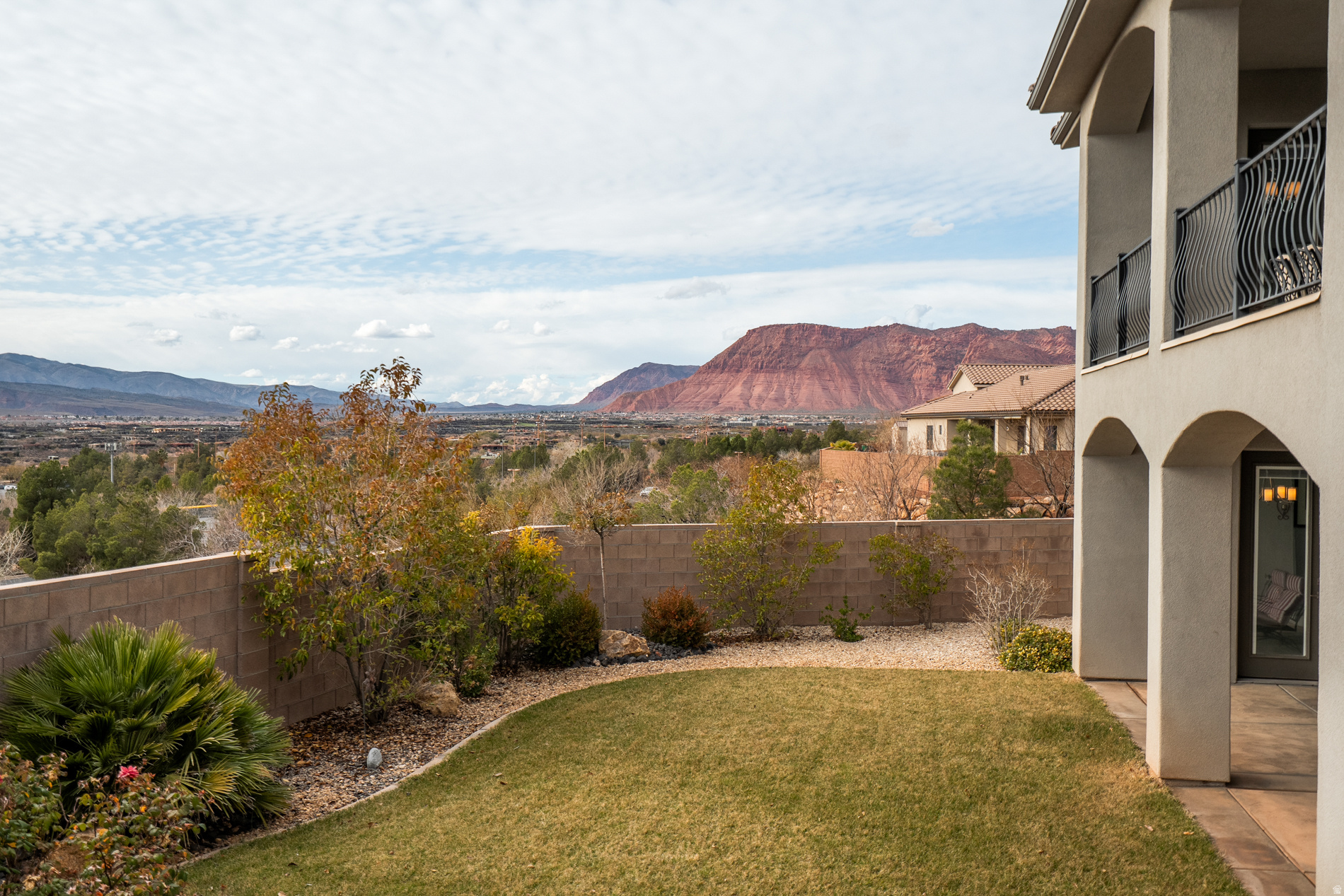 CASTLE ROCK 1 - Residential