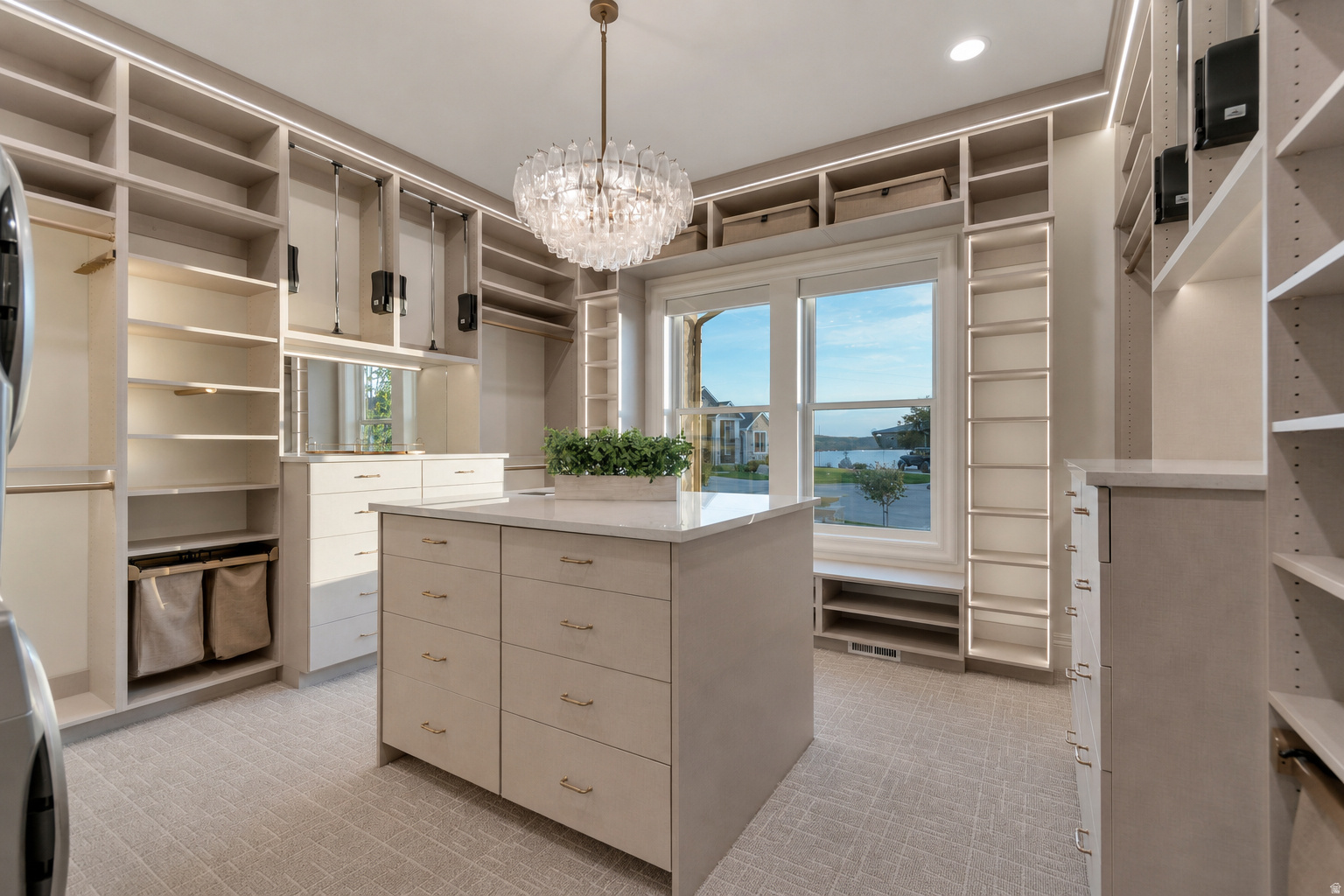 CHESTNUT FARMS - Residential