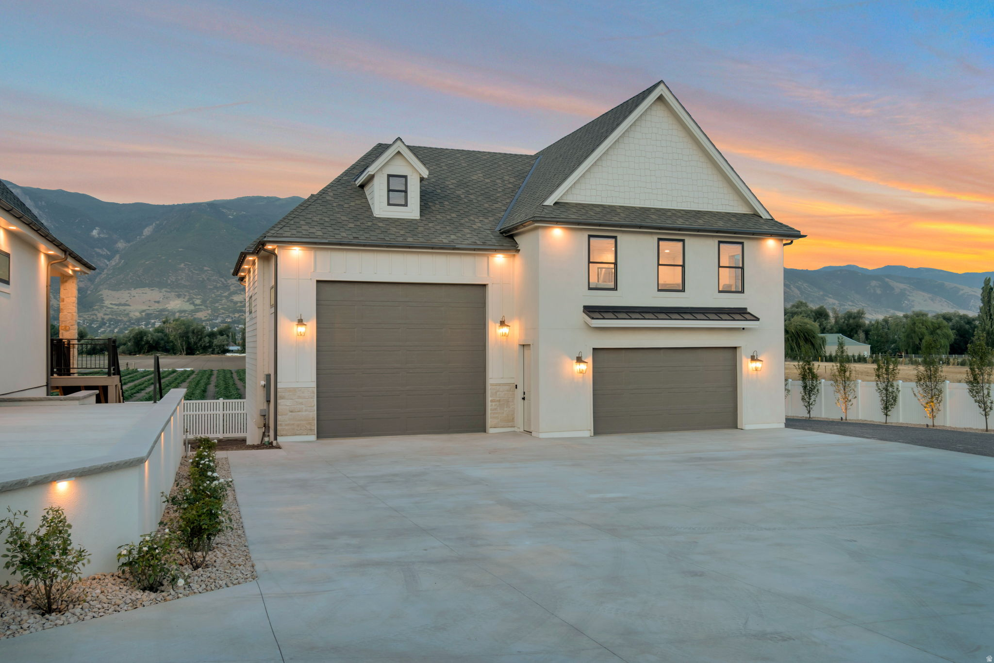CHESTNUT FARMS - Residential