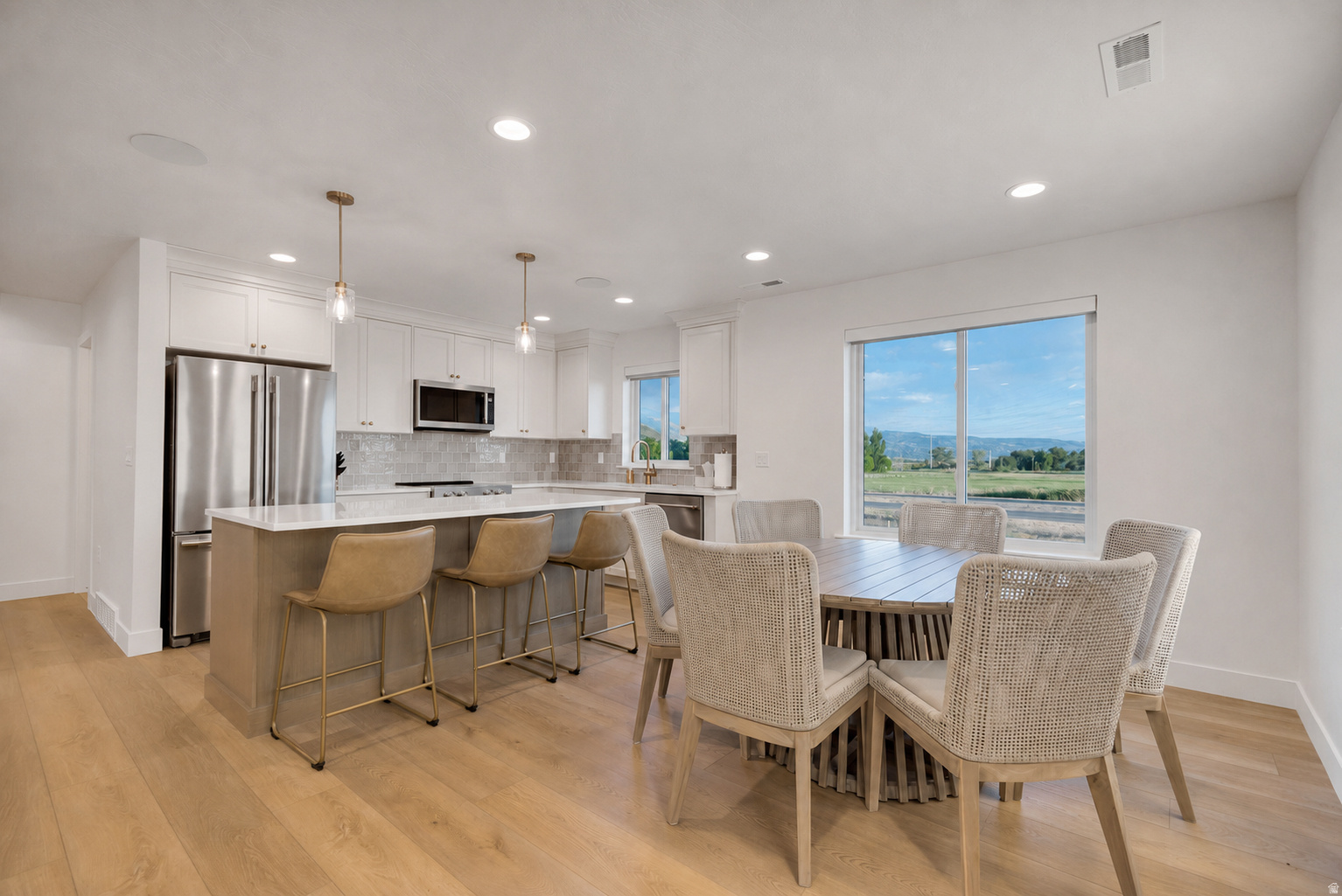 CHESTNUT FARMS - Residential
