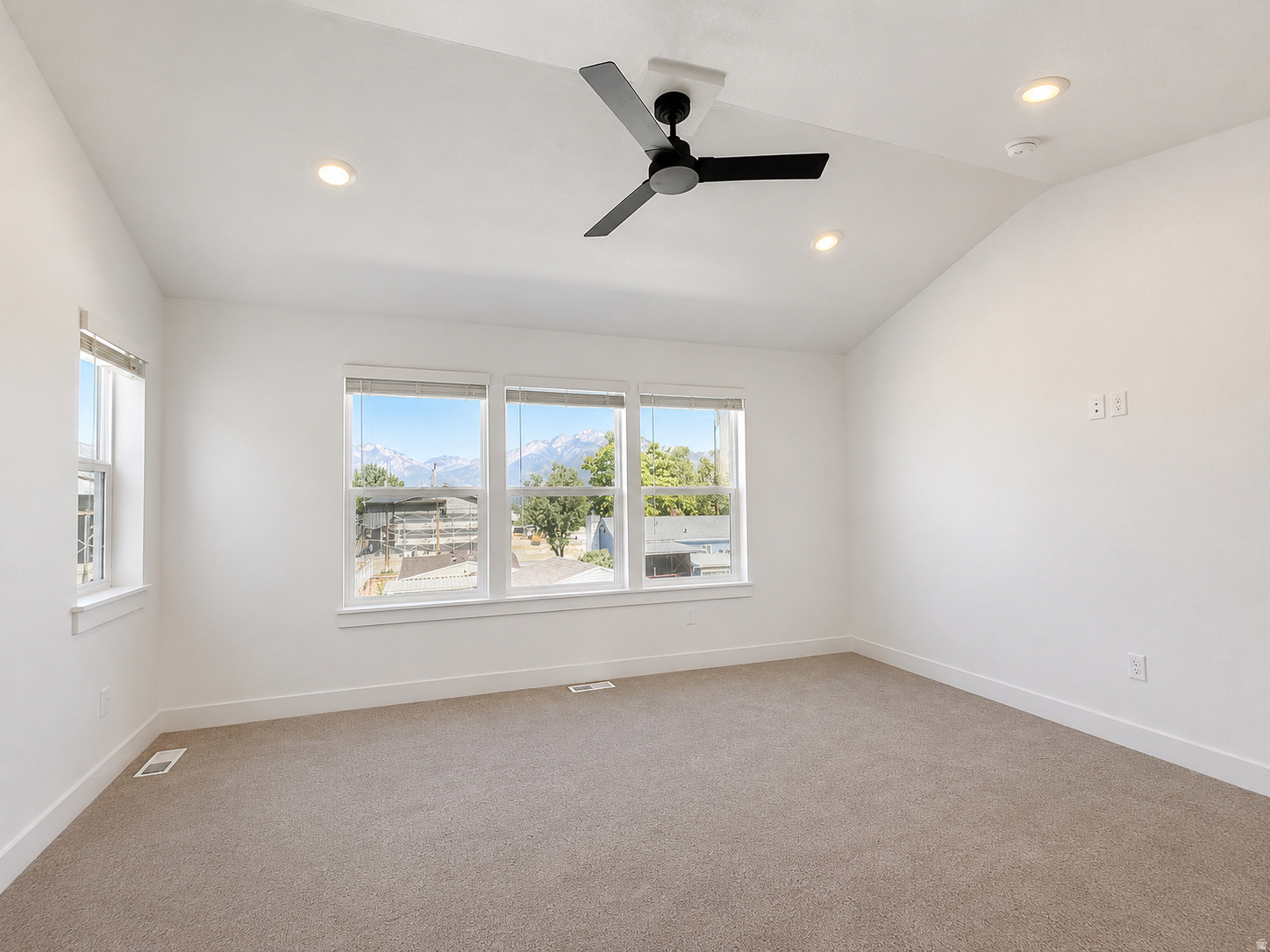 TRAILSIDE RESERVE - Residential