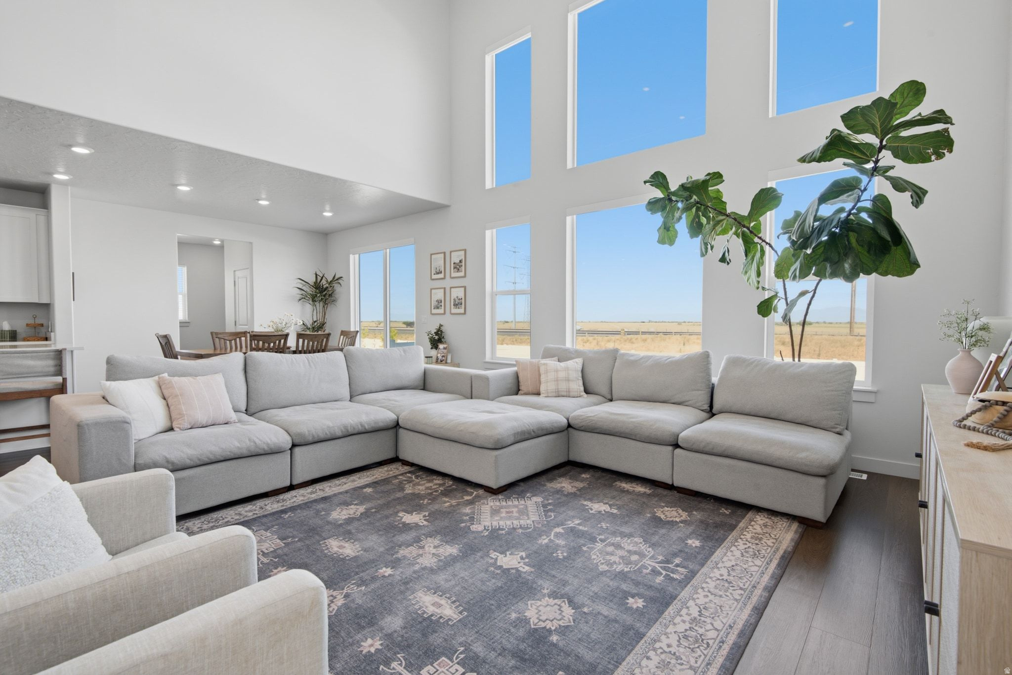 SHAMROCK VILLAGE - Residential