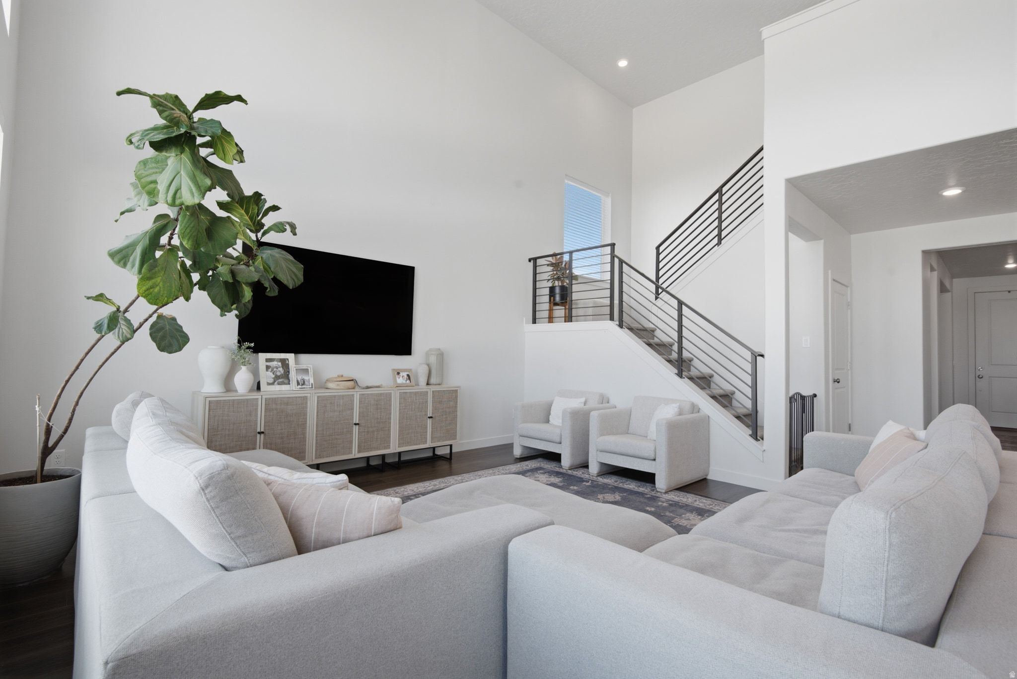 SHAMROCK VILLAGE - Residential