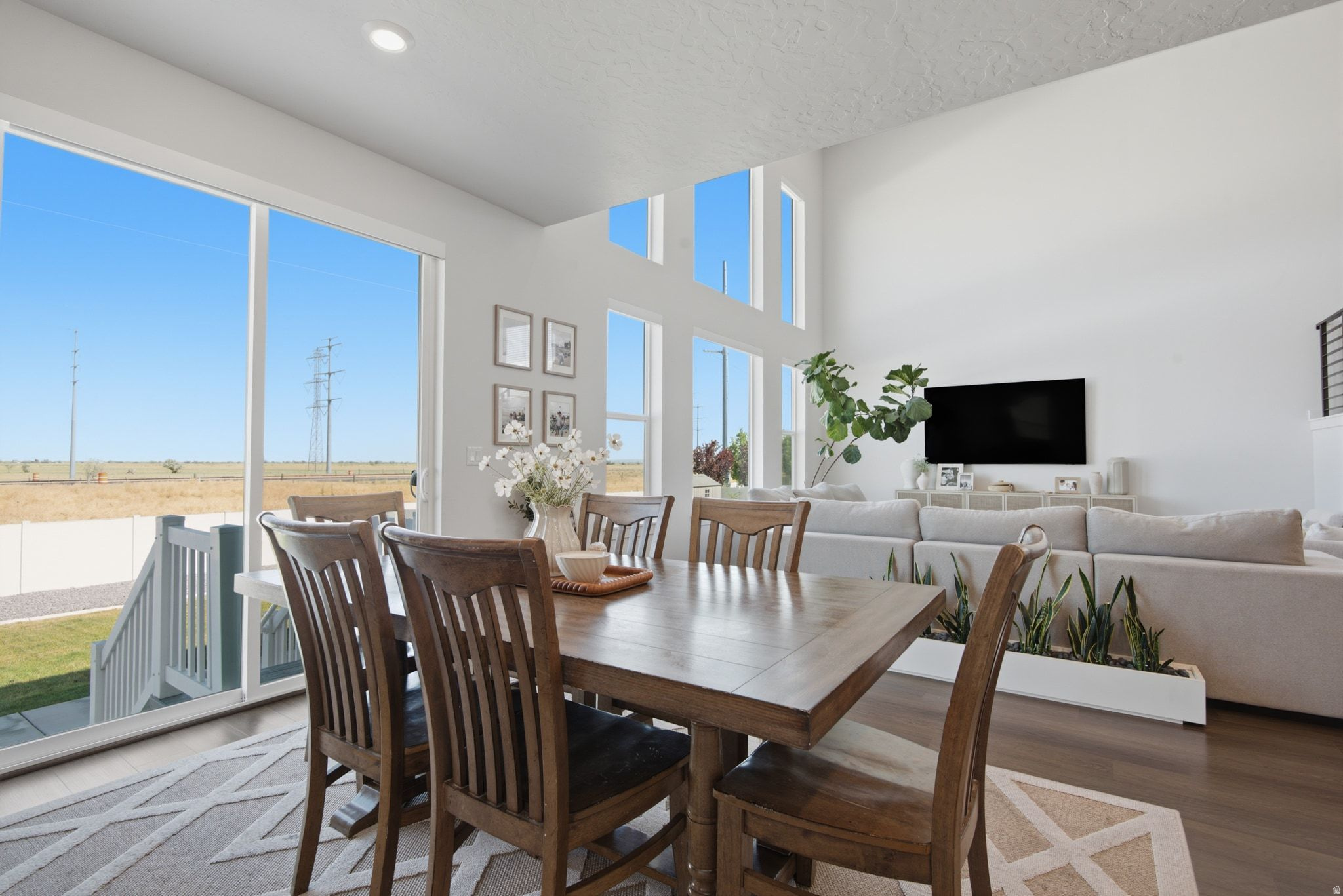 SHAMROCK VILLAGE - Residential