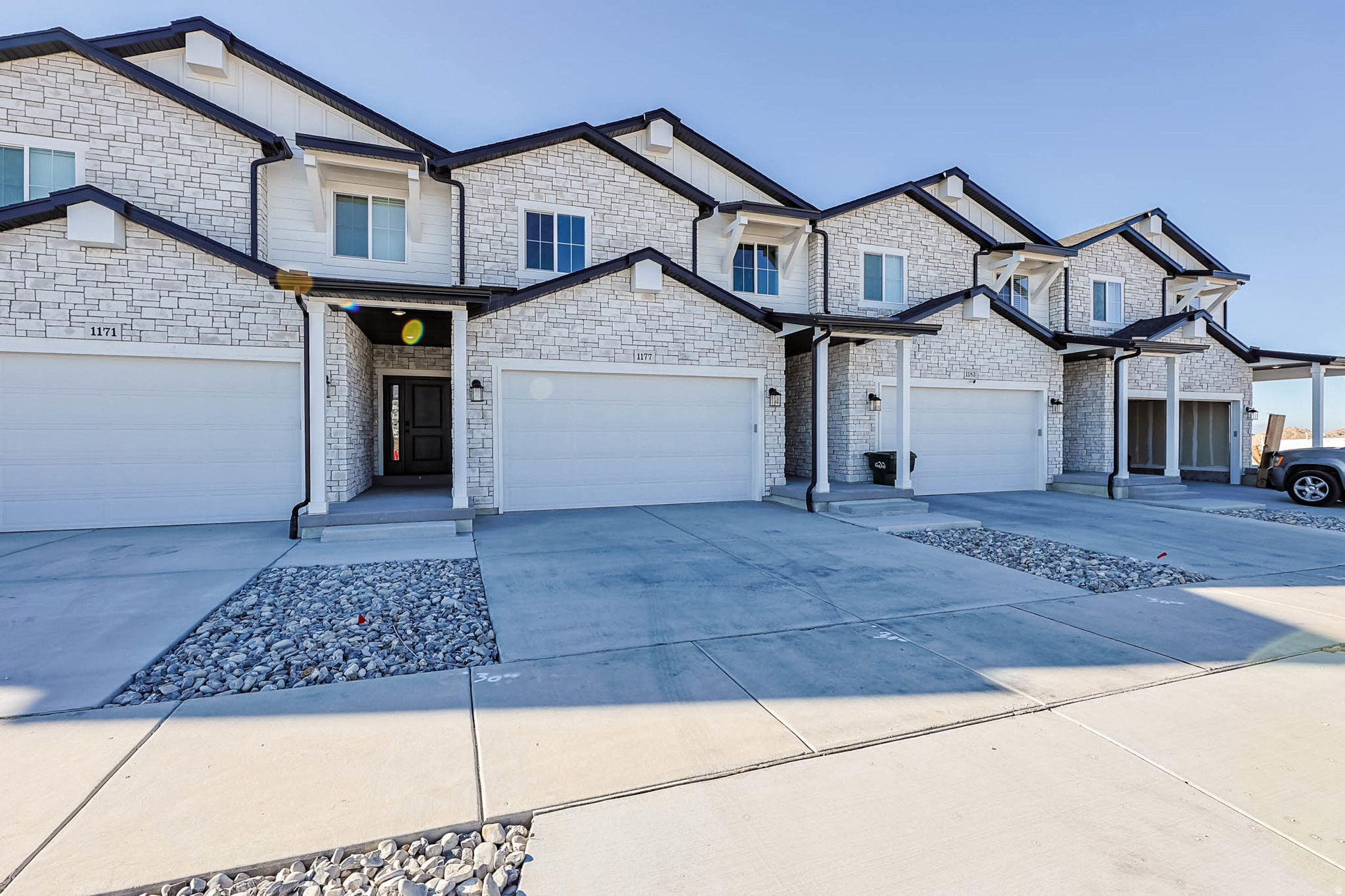 LEXINGTON TOWN HOMES - Residential