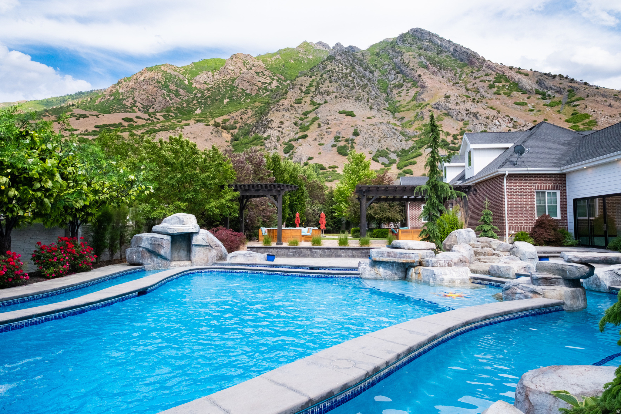 EAST MOUNTAIN ESTATES - Residential