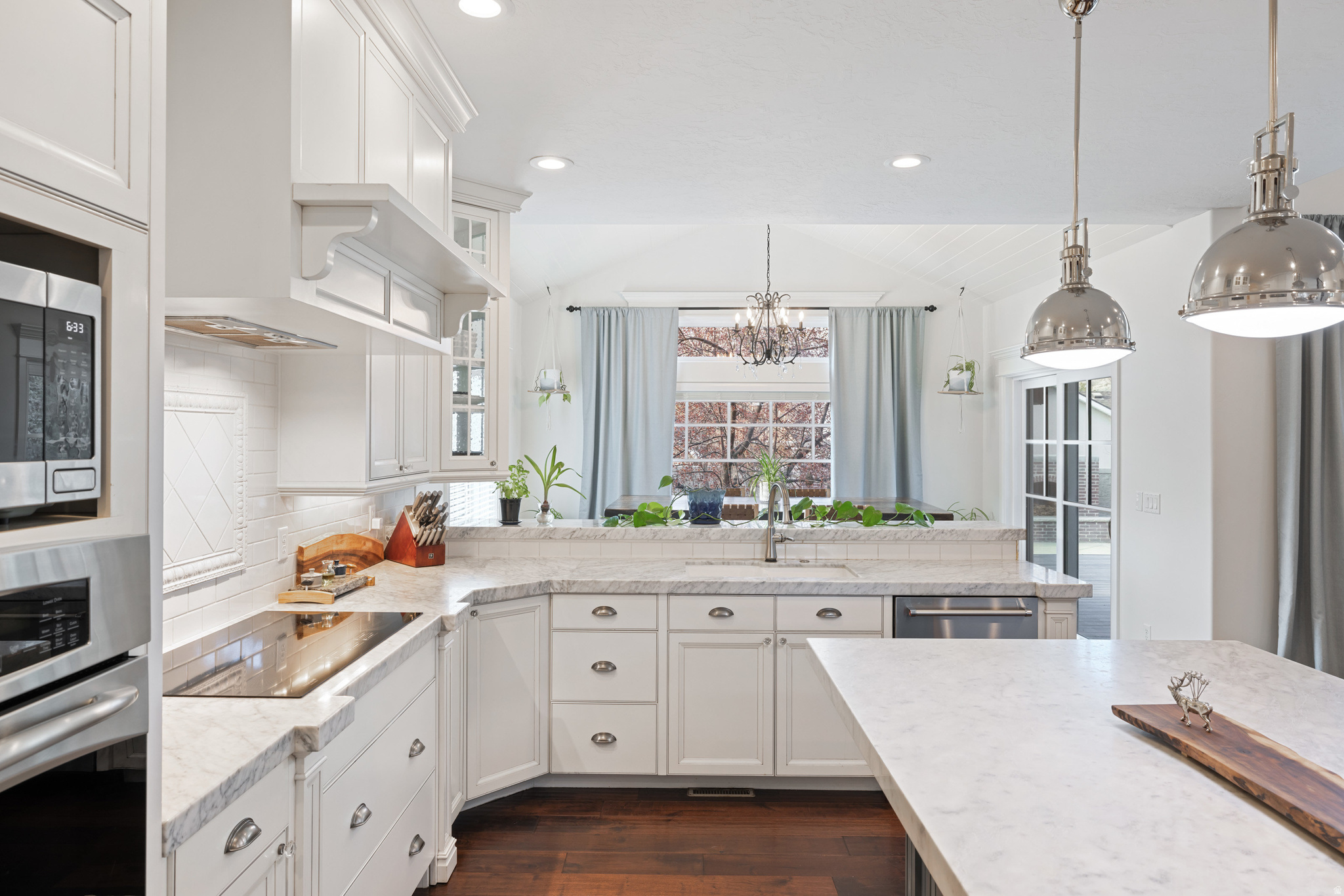 EAST MOUNTAIN ESTATES - Residential