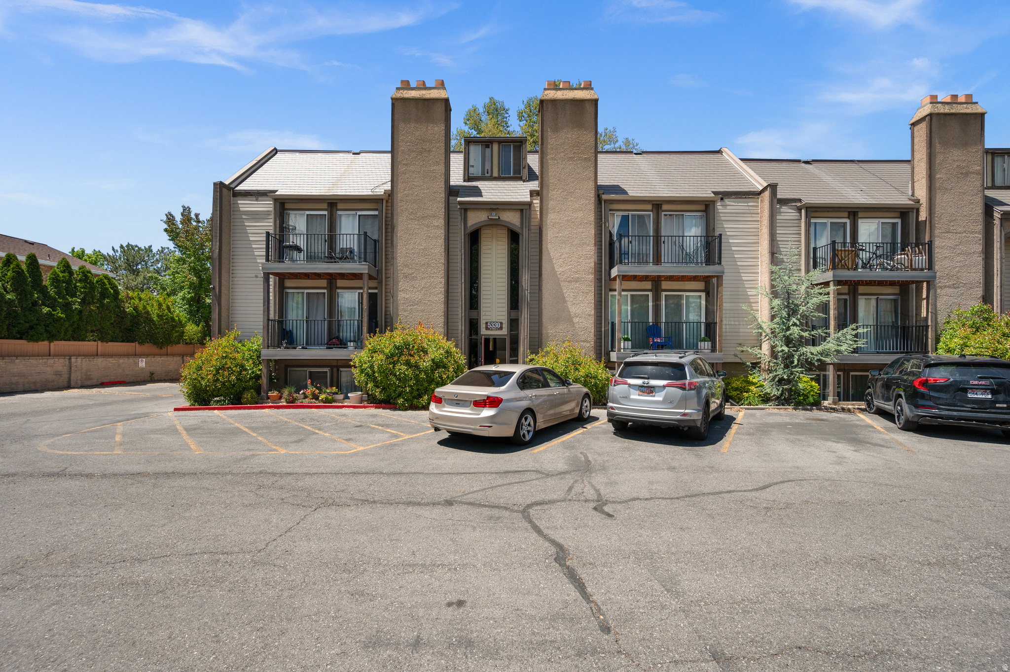 CREEKSIDE - Residential