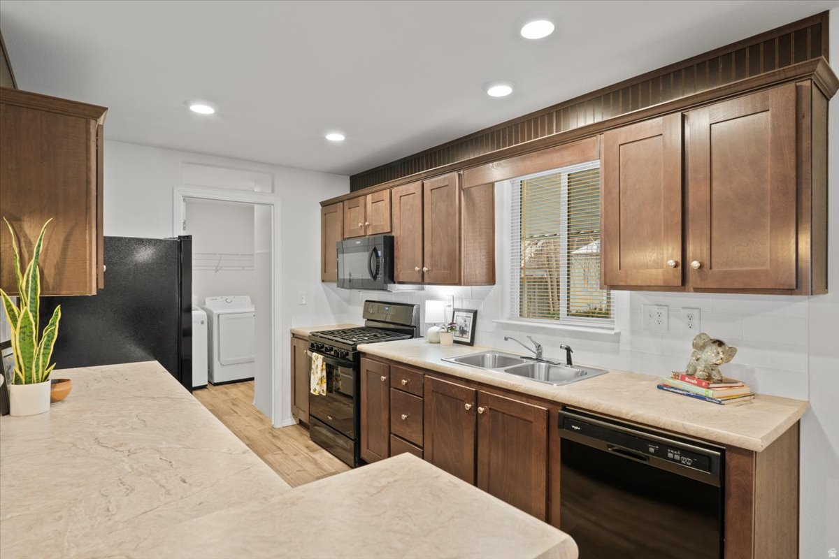 COTTONWOOD COVES - Residential