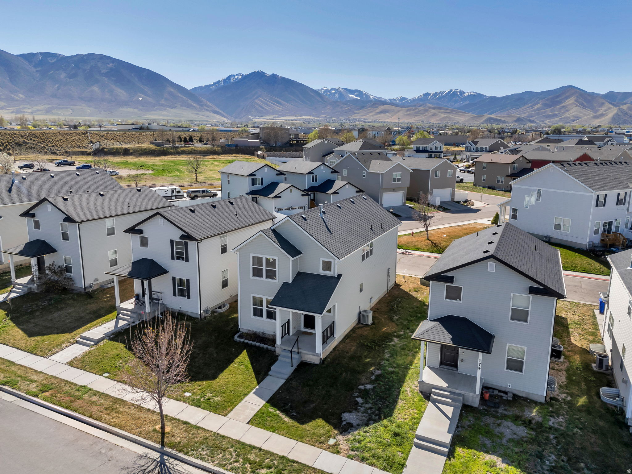 OVERLAKE - Residential