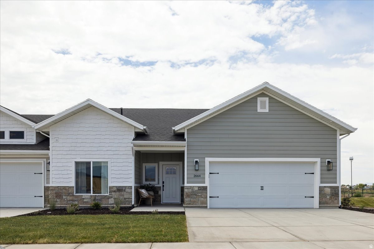 SADIES GLENN VISTAS - Residential